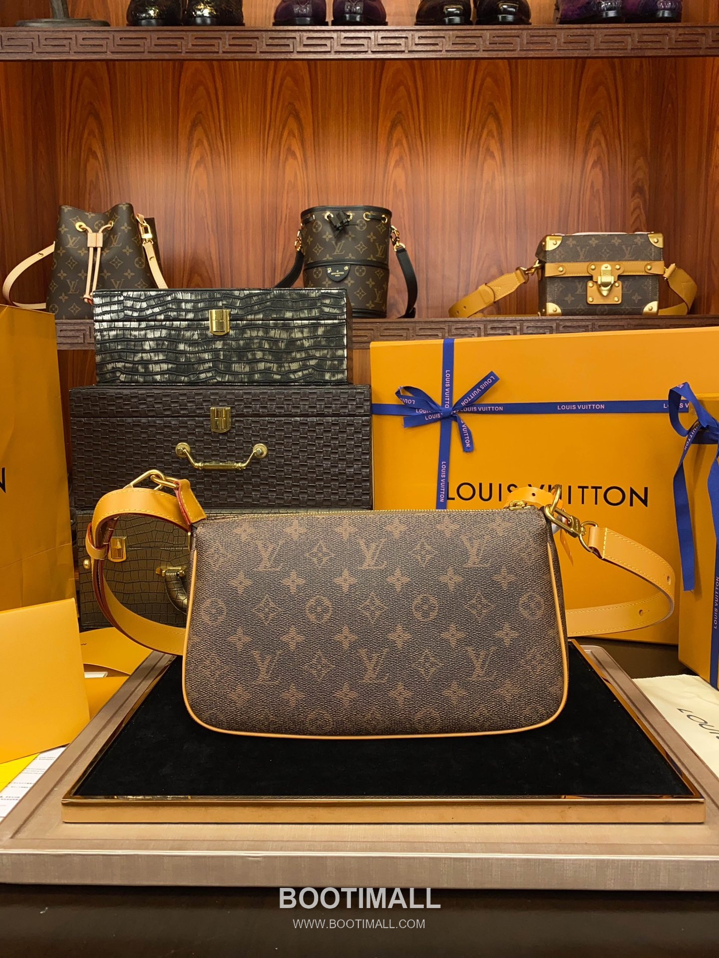 Louis Vuitton Pochette Accessoires XL M11623 Monogram Dust Canvas Bag 루이비통 포쉐트 악세수아 XL 모노그램 더스트 캔버스 백 28cm 7