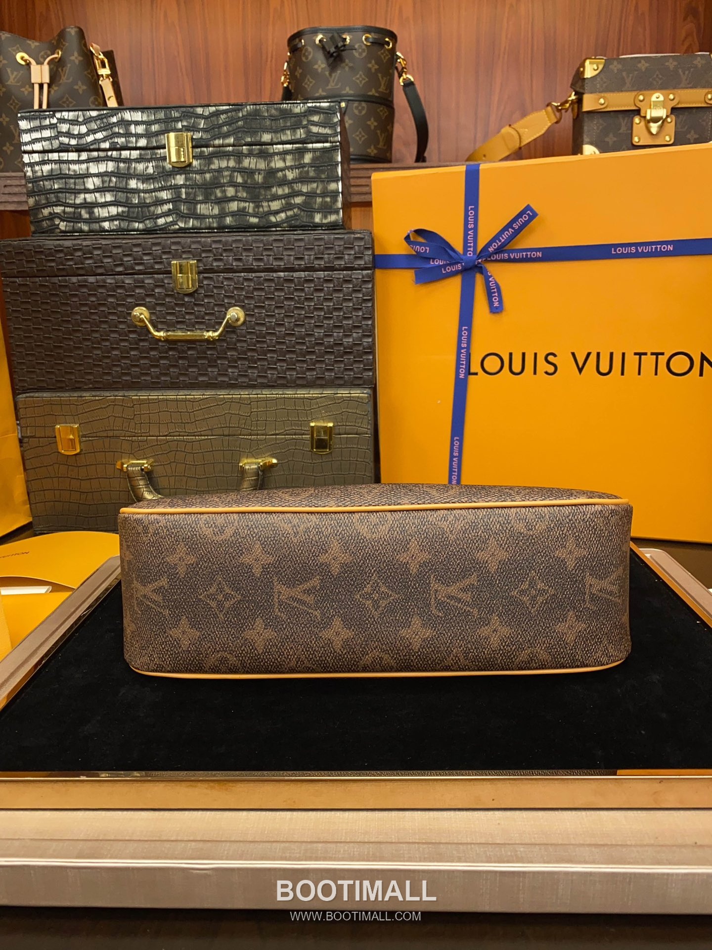 Louis Vuitton Pochette Accessoires XL M11623 Monogram Dust Canvas Bag 루이비통 포쉐트 악세수아 XL 모노그램 더스트 캔버스 백 28cm 8