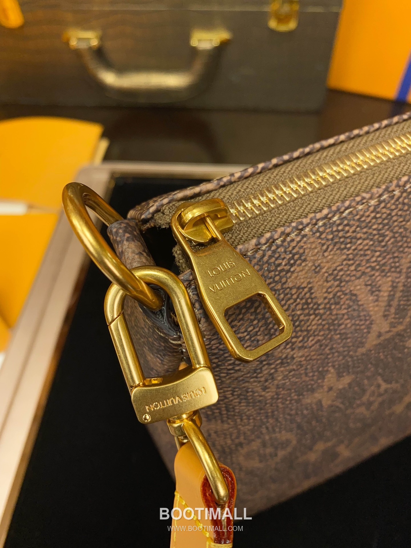 Louis Vuitton Pochette Accessoires XL M11623 Monogram Dust Canvas Bag 루이비통 포쉐트 악세수아 XL 모노그램 더스트 캔버스 백 28cm 9