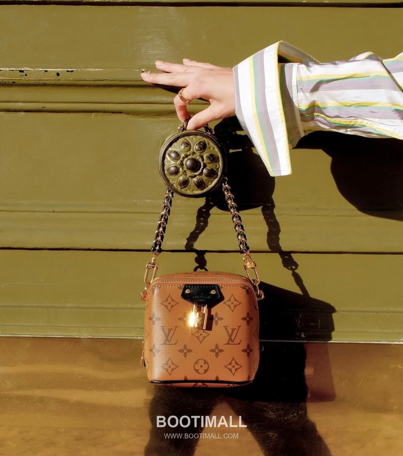 Louis Vuitton Just In Case Bag M47162 Monogram Reverse Canvas Mini Bag 루이비통 저스트 인 케이스 모노그램 리버스 캔버스 미니백 14cm 4