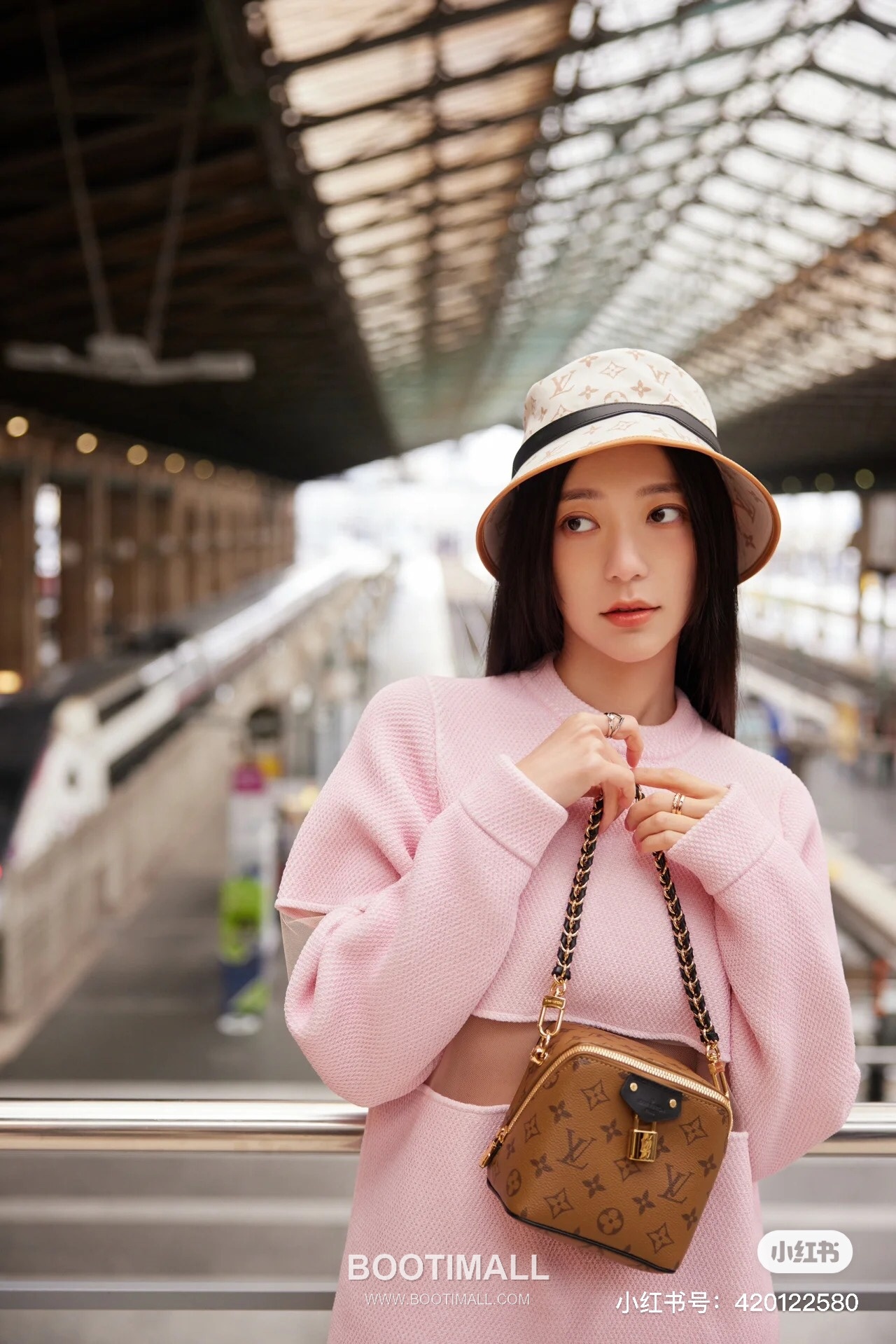 Louis Vuitton Just In Case Bag M47162 Monogram Reverse Canvas Mini Bag 루이비통 저스트 인 케이스 모노그램 리버스 캔버스 미니백 14cm 22