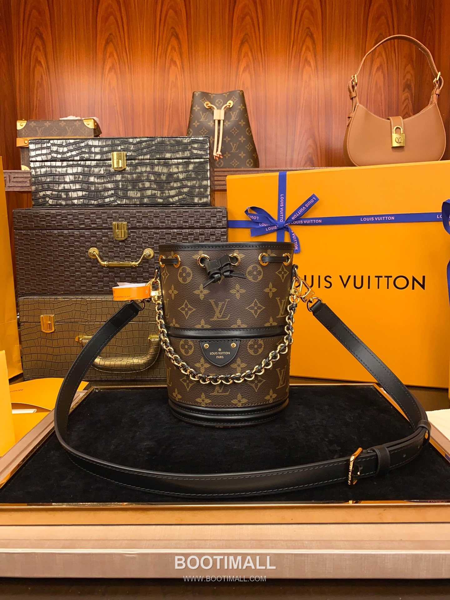 Louis Vuitton Canoé Bag M83480 Monogram Canvas Bucket Bag 루이비통 카노에 모노그램 캔버스 버킷백 20.5cm 3