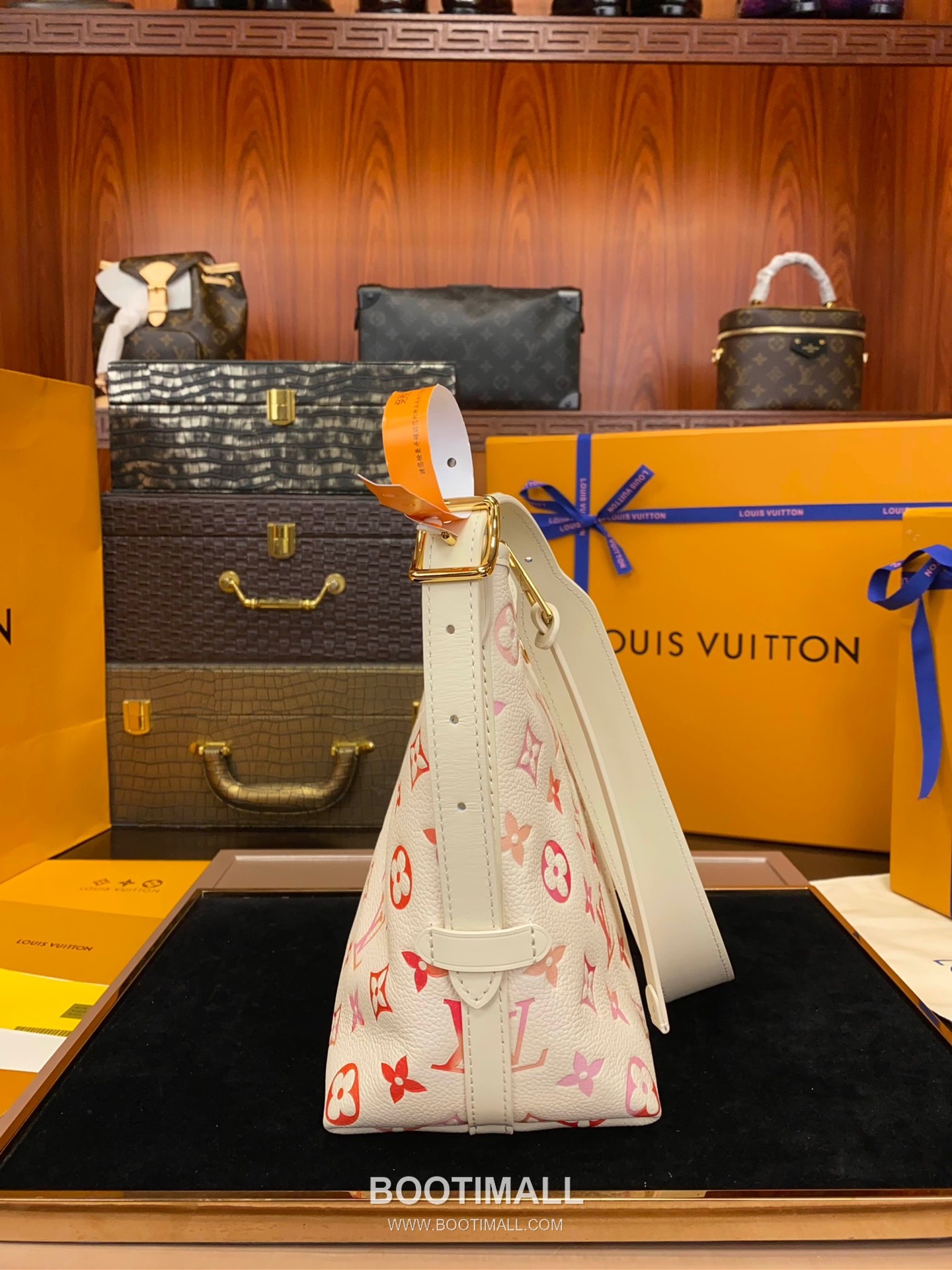 Louis Vuitton CarryAll Small M24652 Monogram Empreinte Leather Tote Bag 루이비통 캐리올 스몰 모노그램 앙프렝뜨 가죽 토트백 29.5cm 12