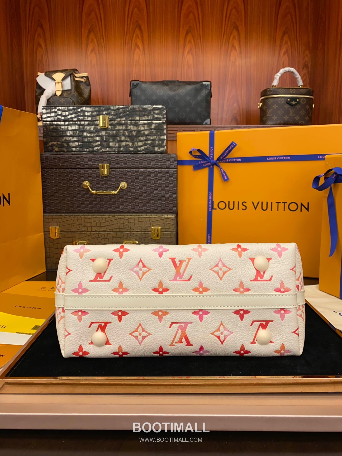 Louis Vuitton CarryAll Small M24652 Monogram Empreinte Leather Tote Bag 루이비통 캐리올 스몰 모노그램 앙프렝뜨 가죽 토트백 29.5cm 14