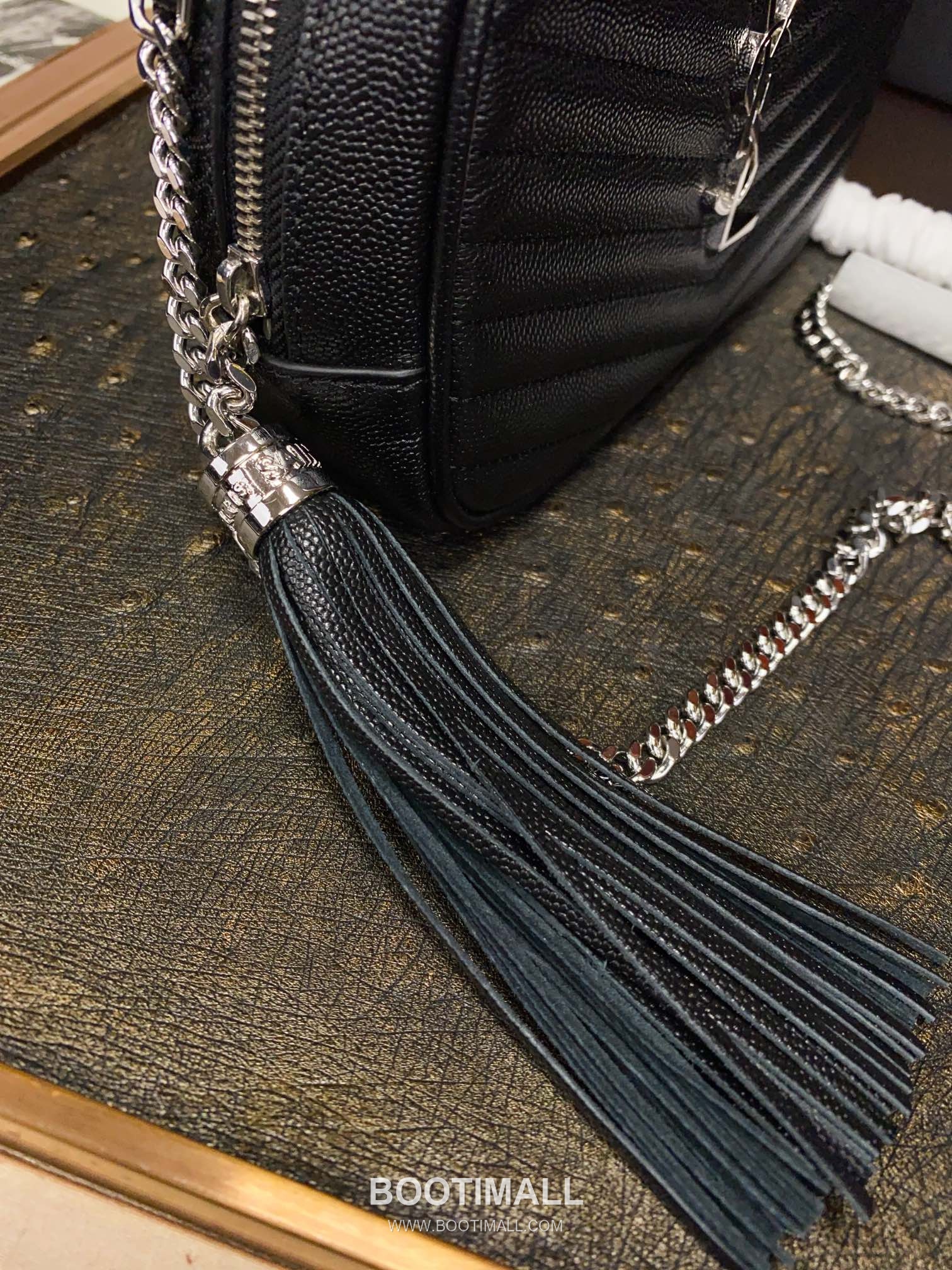 Saint Laurent Lou Camera Bag 612579 Calfskin Leather Shoulder Bag 생로랑 루 카메라백 카프스킨 가죽 숄더백 19cm 6