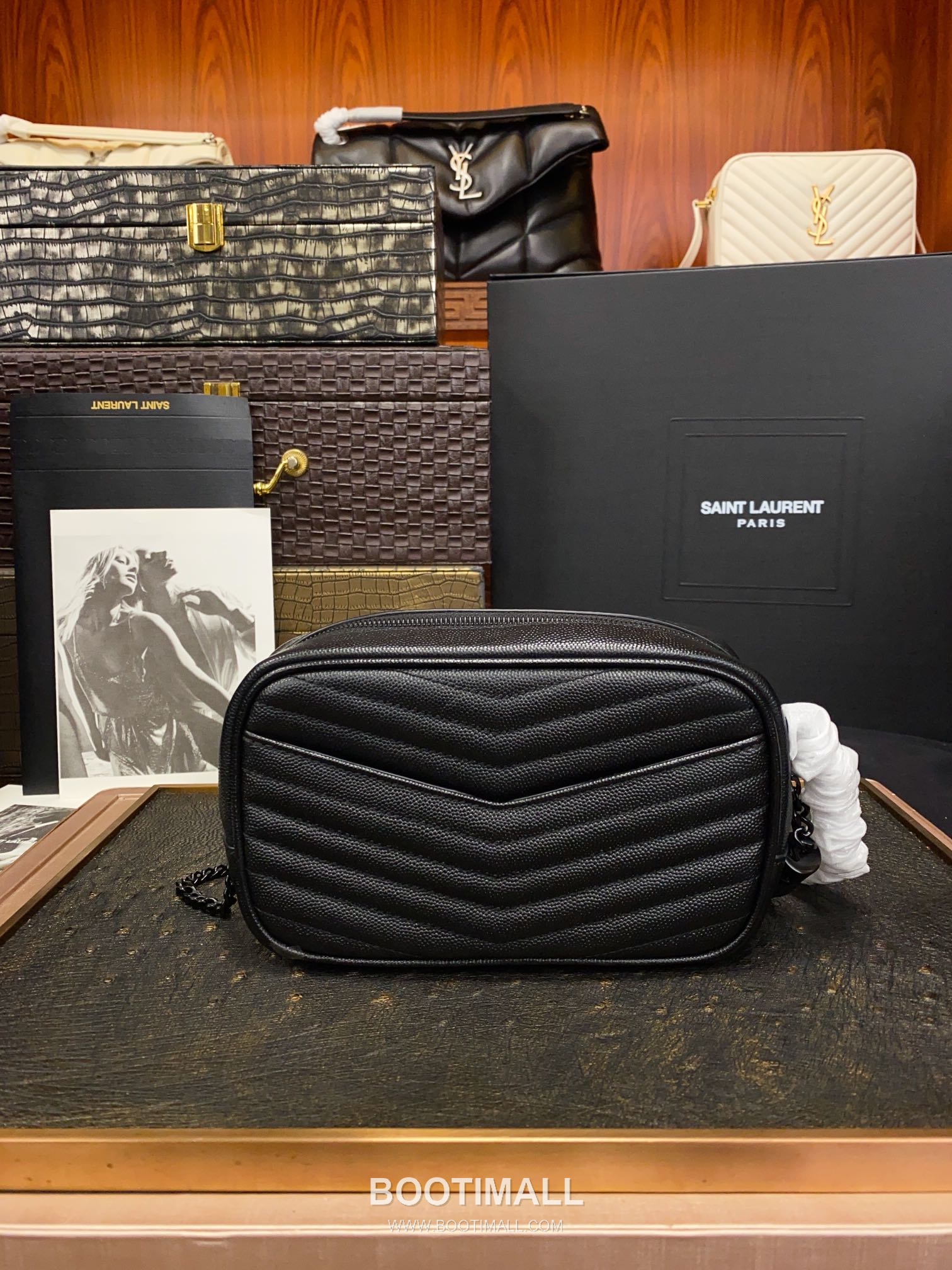 Saint Laurent Lou Camera Bag 612579 Calfskin Leather Shoulder Bag 생로랑 루 카메라백 카프스킨 가죽 숄더백 19cm 3