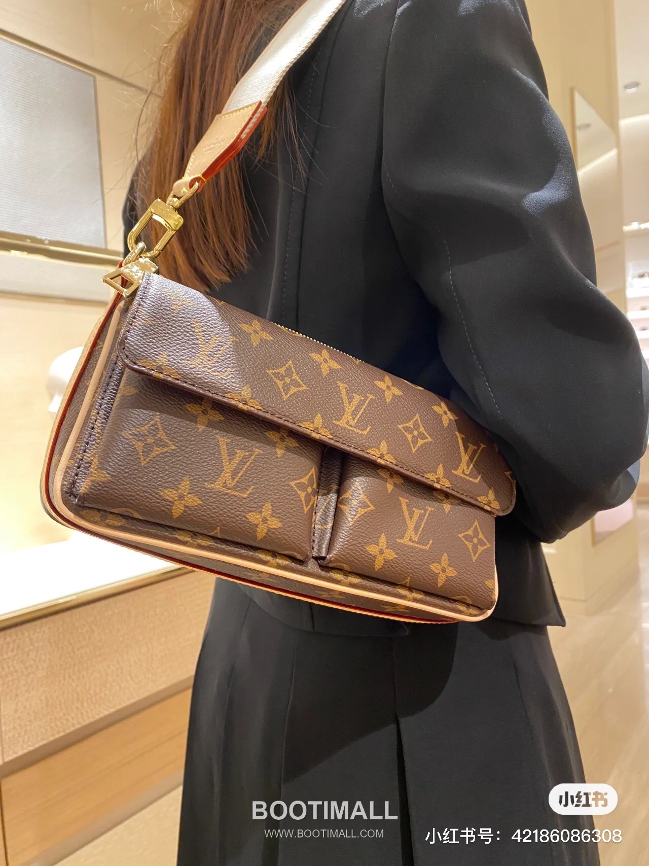 Louis Vuitton Vibe Bag M46999 Monogram Canvas Shoulder Bag 루이비통 바이브 모노그램 캔버스 숄더백 25cm 4