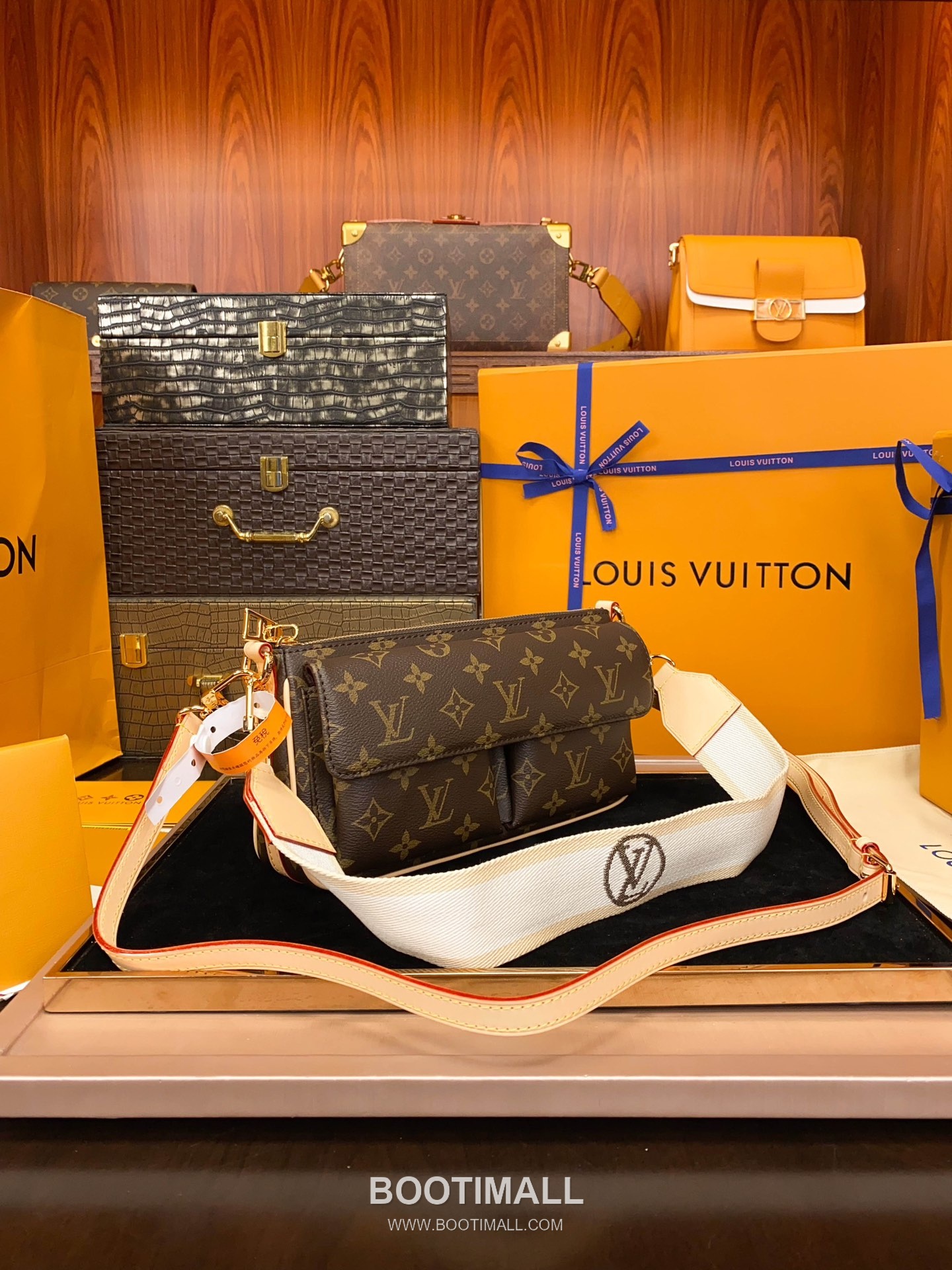 Louis Vuitton Vibe Bag M46999 Monogram Canvas Shoulder Bag 루이비통 바이브 모노그램 캔버스 숄더백 25cm 12