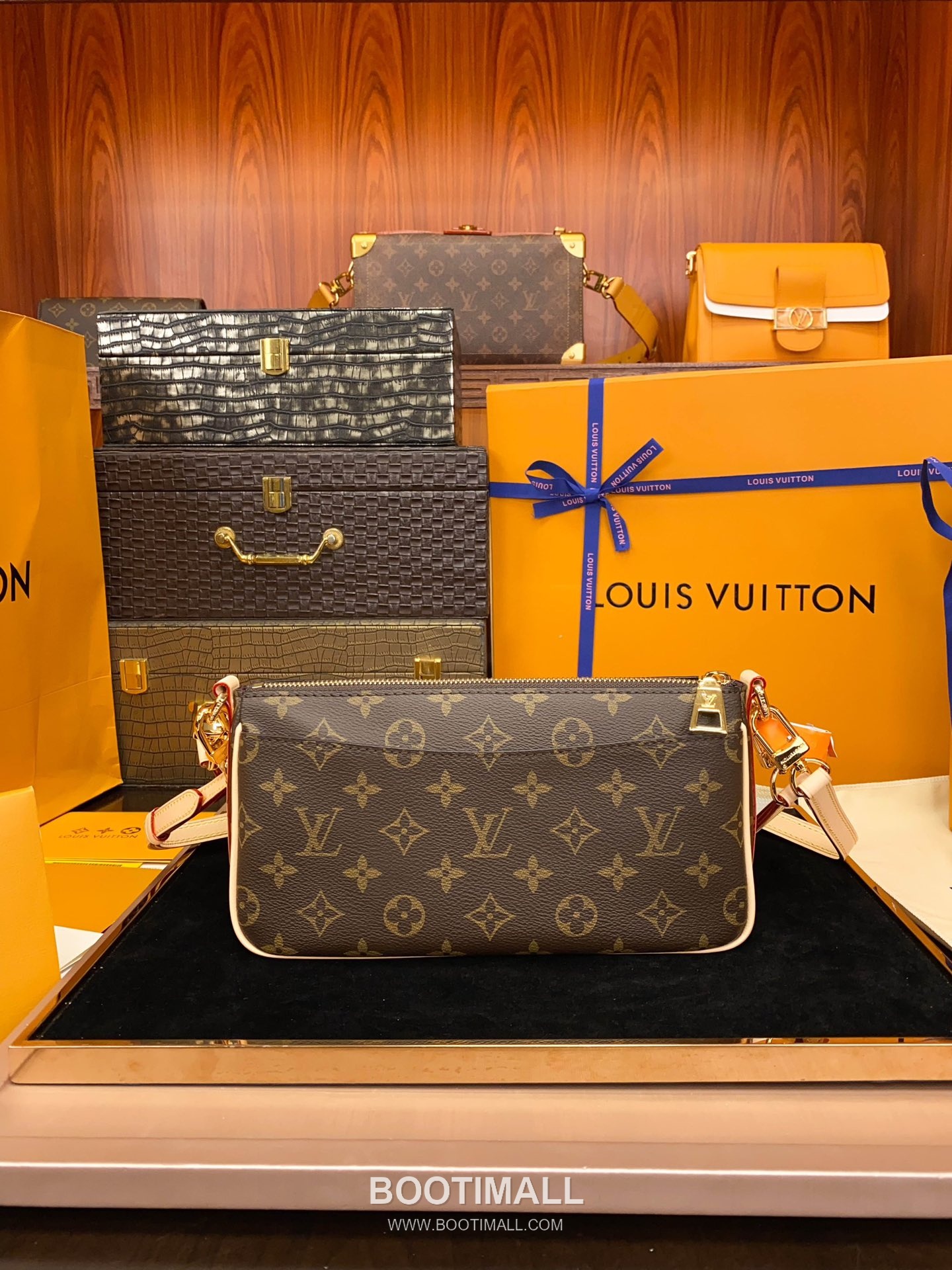 Louis Vuitton Vibe Bag M46999 Monogram Canvas Shoulder Bag 루이비통 바이브 모노그램 캔버스 숄더백 25cm 14