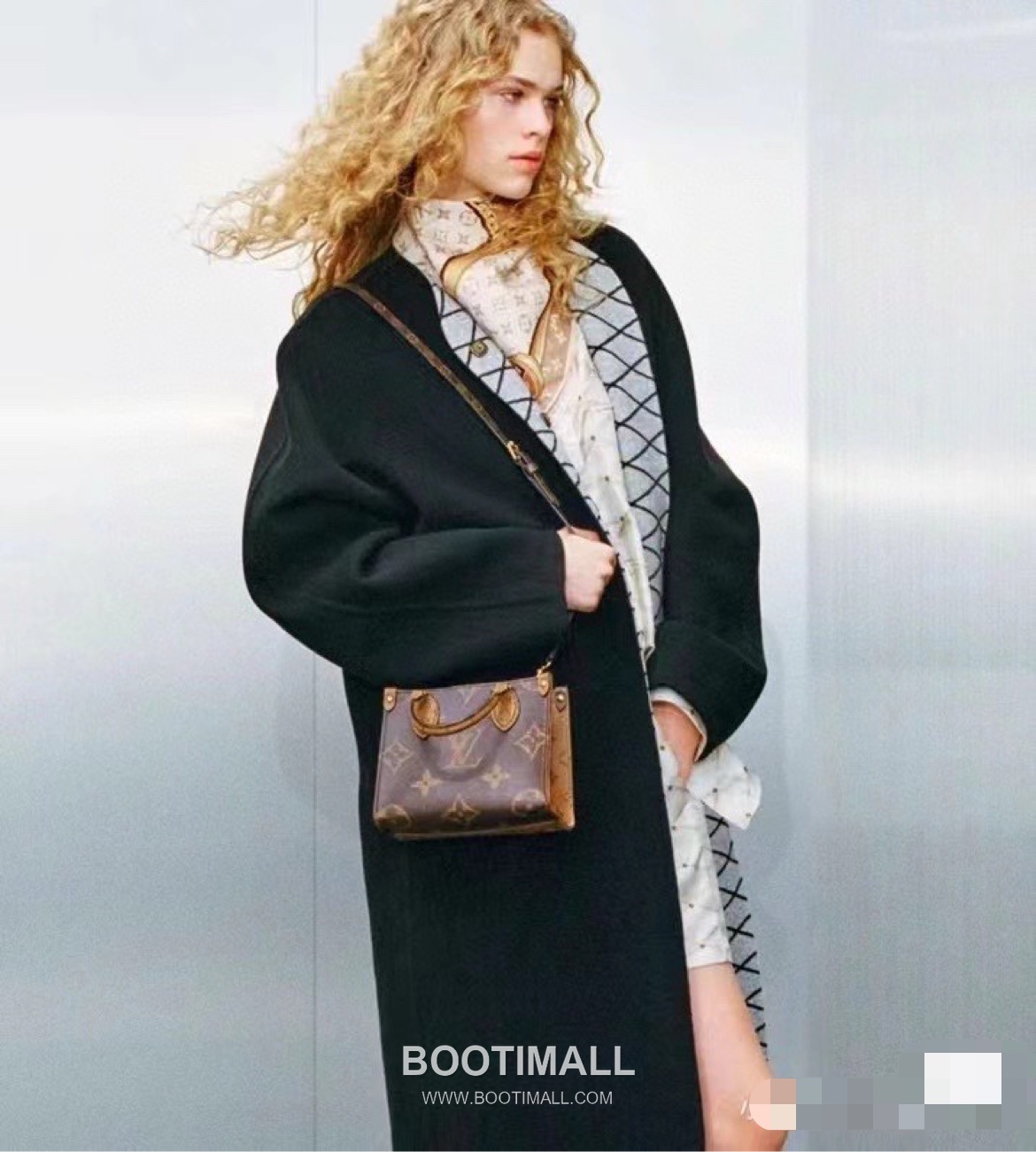 Louis Vuitton OnTheGo Tote Bag M46839 Monogram Canvas Reverse Trim Bag 루이비통 온더고 토트백 모노그램 캔버스 리버스 트림 백 18cm 2