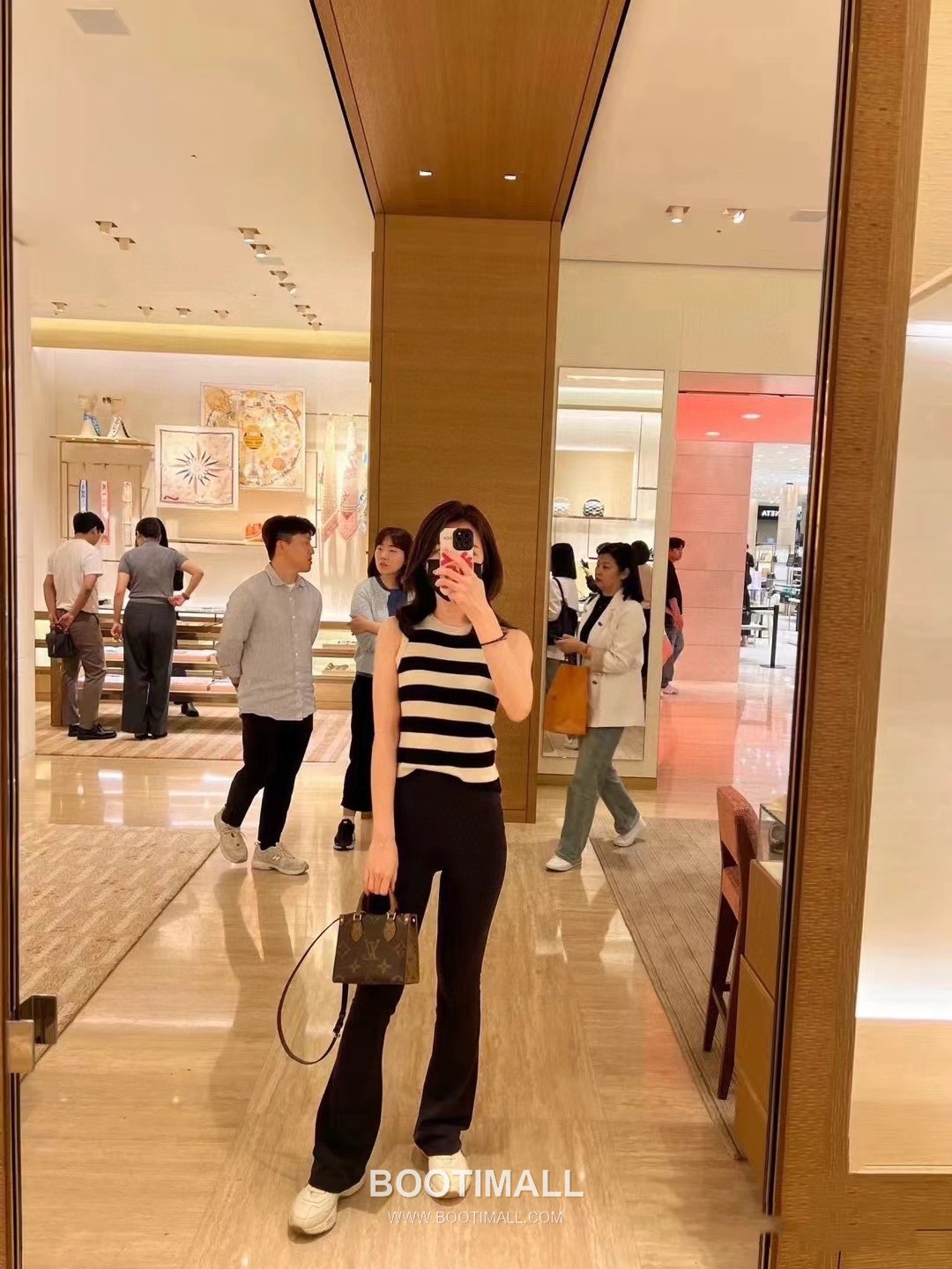 Louis Vuitton OnTheGo Tote Bag M46839 Monogram Canvas Reverse Trim Bag 루이비통 온더고 토트백 모노그램 캔버스 리버스 트림 백 18cm 8