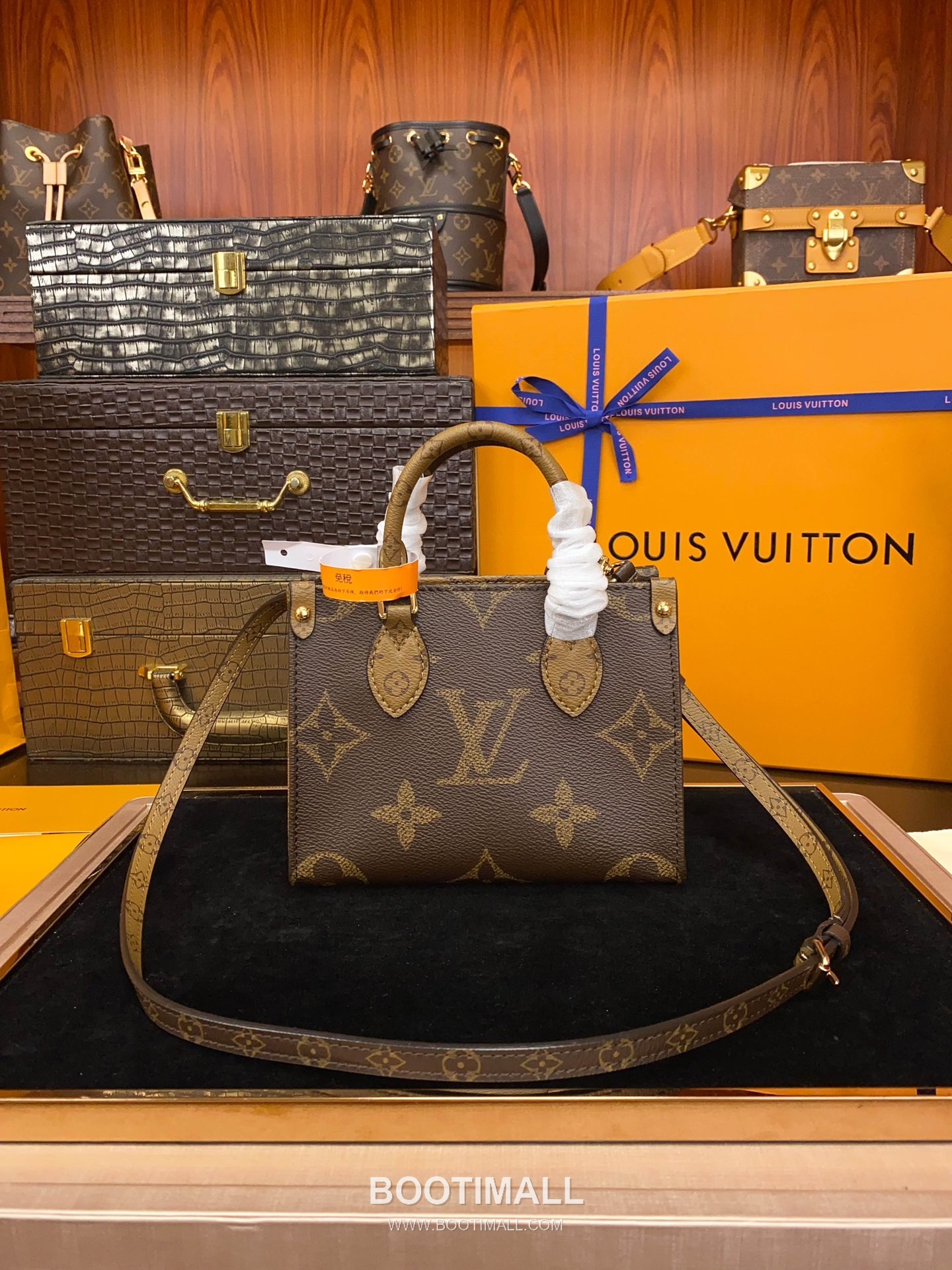 Louis Vuitton OnTheGo Tote Bag M46839 Monogram Canvas Reverse Trim Bag 루이비통 온더고 토트백 모노그램 캔버스 리버스 트림 백 18cm 10