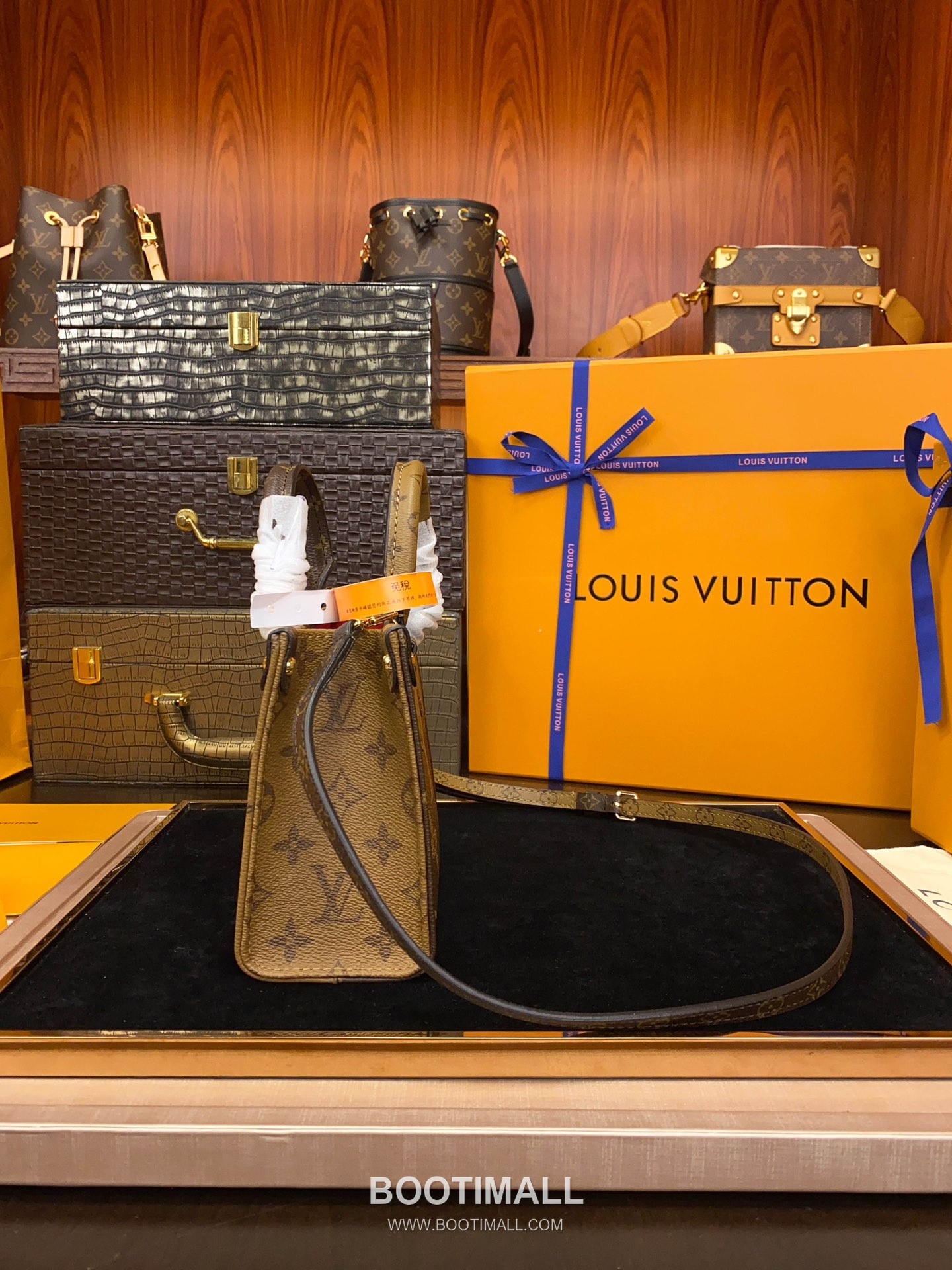 Louis Vuitton OnTheGo Tote Bag M46839 Monogram Canvas Reverse Trim Bag 루이비통 온더고 토트백 모노그램 캔버스 리버스 트림 백 18cm 12