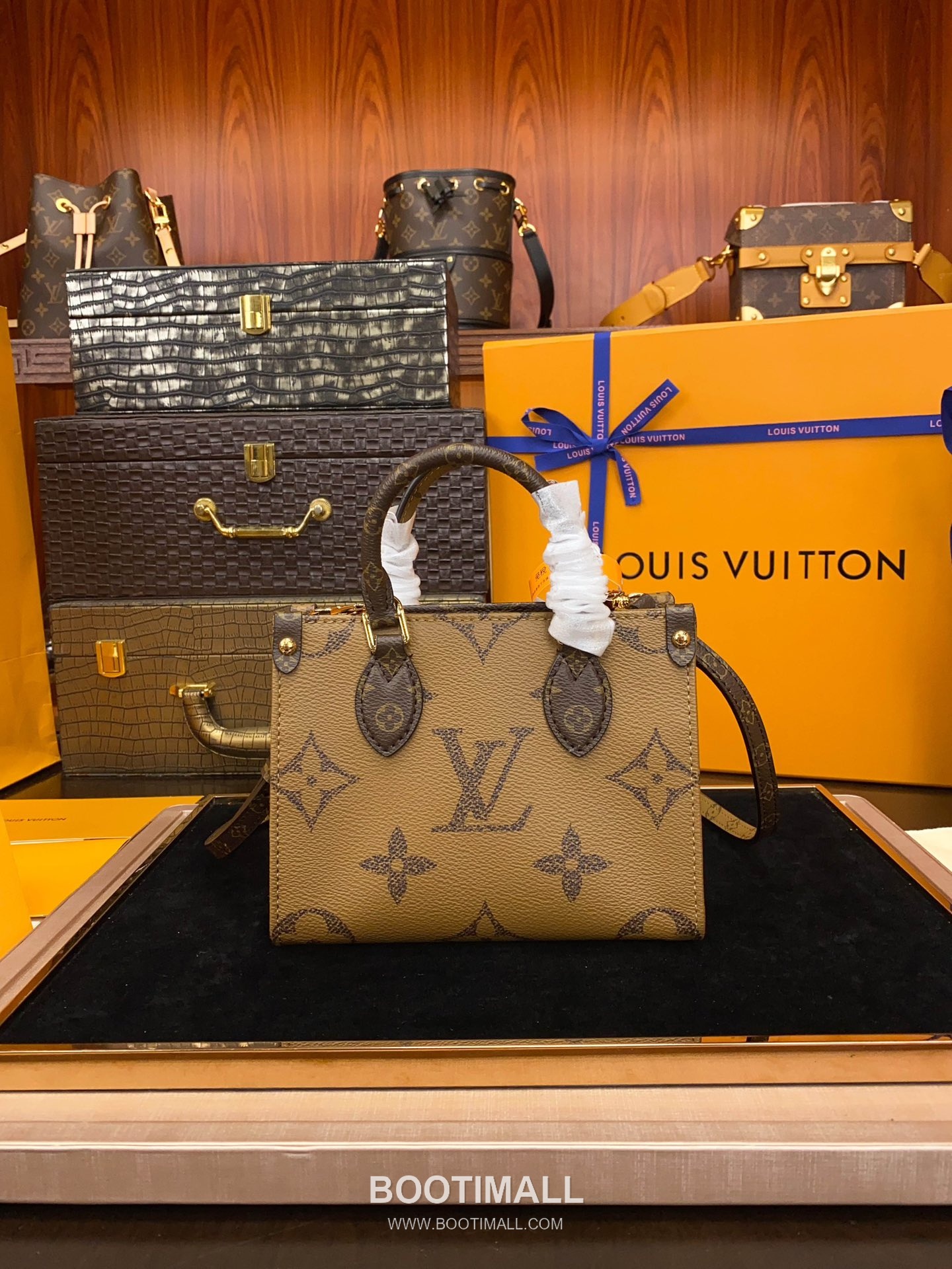 Louis Vuitton OnTheGo Tote Bag M46839 Monogram Canvas Reverse Trim Bag 루이비통 온더고 토트백 모노그램 캔버스 리버스 트림 백 18cm 13