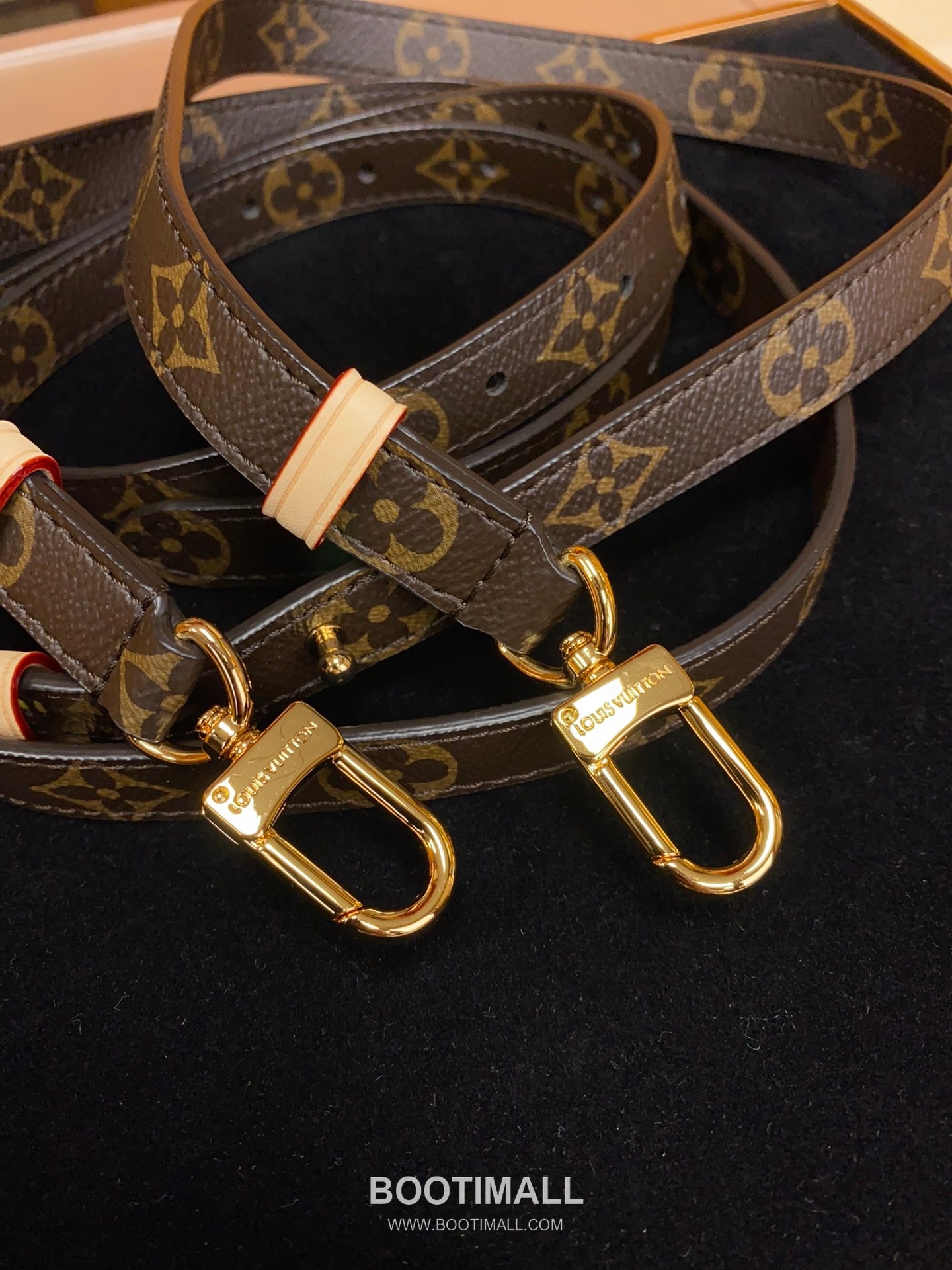 Louis Vuitton Montsouris Backpack M11198 Monogram Coated Canvas Leather Trim Bag 루이비통 몽수리 백팩 모노그램 코팅 캔버스 레더 트림 백팩 30cm 9