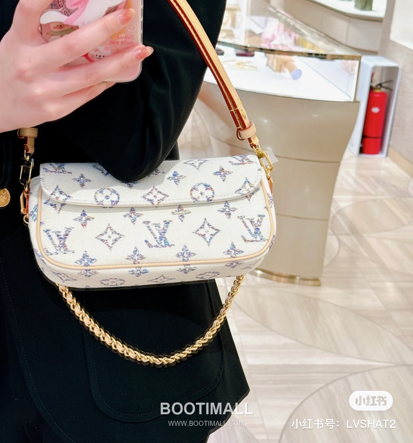 Louis Vuitton Wallet on Chain Ivy Monogram Jacquard Textile Leather Trim Bag 루이비통 월렛 온 체인 아이비 모노그램 자카드 텍스타일 레더 트림 백 23.5cm 2