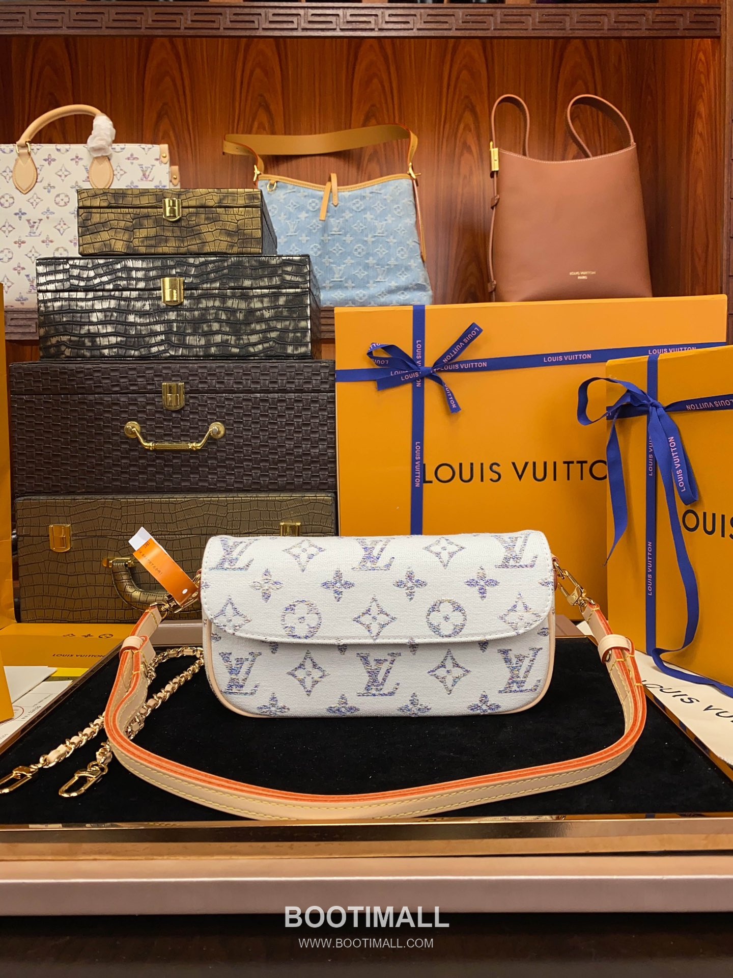 Louis Vuitton Wallet on Chain Ivy Monogram Jacquard Textile Leather Trim Bag 루이비통 월렛 온 체인 아이비 모노그램 자카드 텍스타일 레더 트림 백 23.5cm 10
