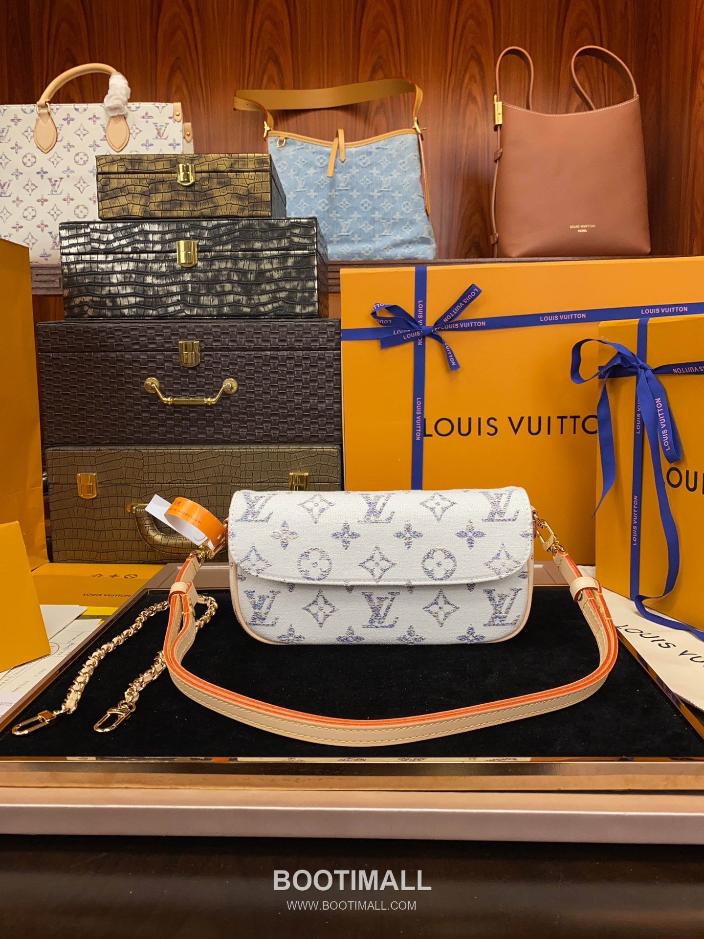 Louis Vuitton Wallet on Chain Ivy Monogram Jacquard Textile Leather Trim Bag 루이비통 월렛 온 체인 아이비 모노그램 자카드 텍스타일 레더 트림 백 23.5cm 12