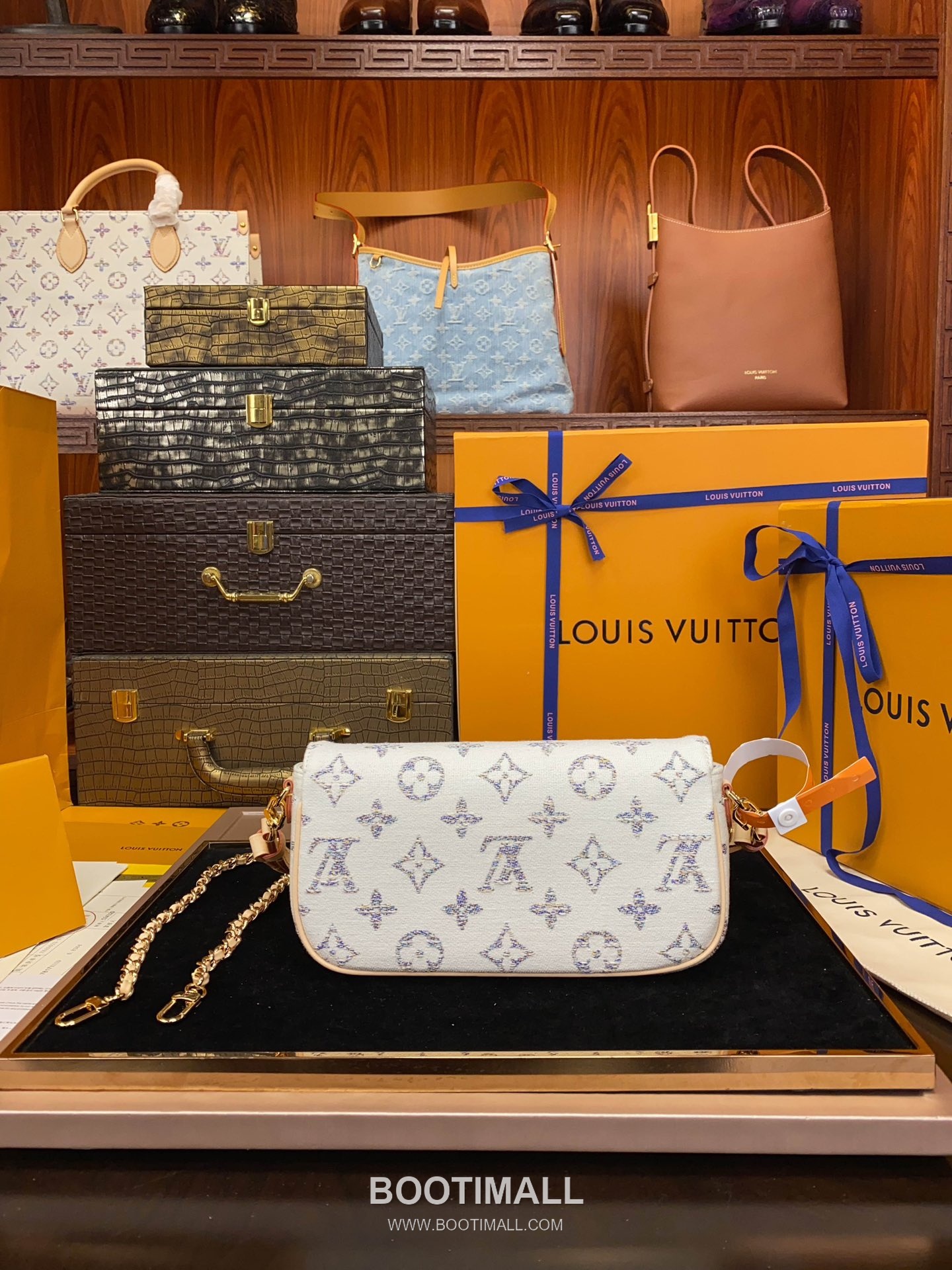 Louis Vuitton Wallet on Chain Ivy Monogram Jacquard Textile Leather Trim Bag 루이비통 월렛 온 체인 아이비 모노그램 자카드 텍스타일 레더 트림 백 23.5cm 14