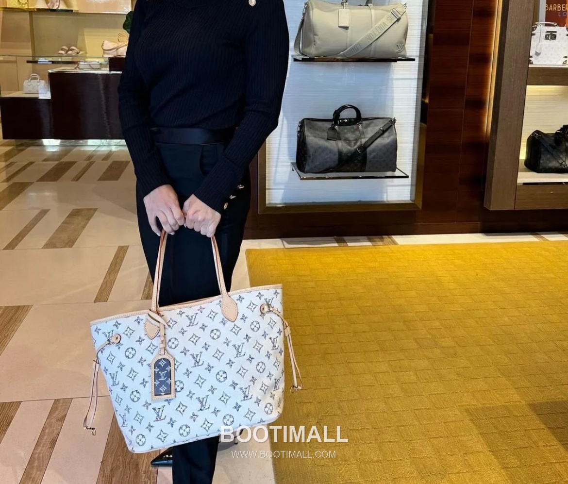 Louis Vuitton Neverfull MM M24905 Monogram Jacquard Textile Tote Bag 루이비통 네버풀 MM 모노그램 자카드 텍스타일 토트백 31cm 3