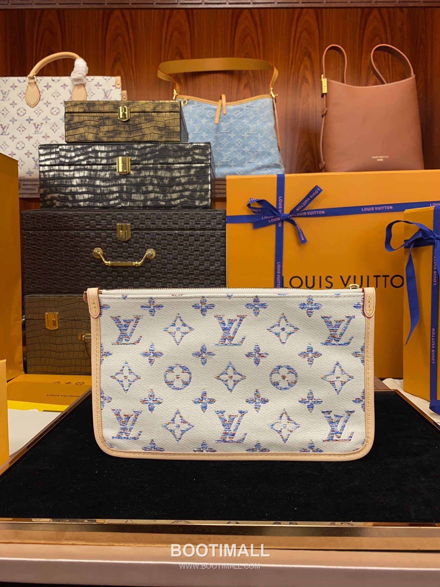 Louis Vuitton Neverfull MM M24905 Monogram Jacquard Textile Tote Bag 루이비통 네버풀 MM 모노그램 자카드 텍스타일 토트백 31cm 11