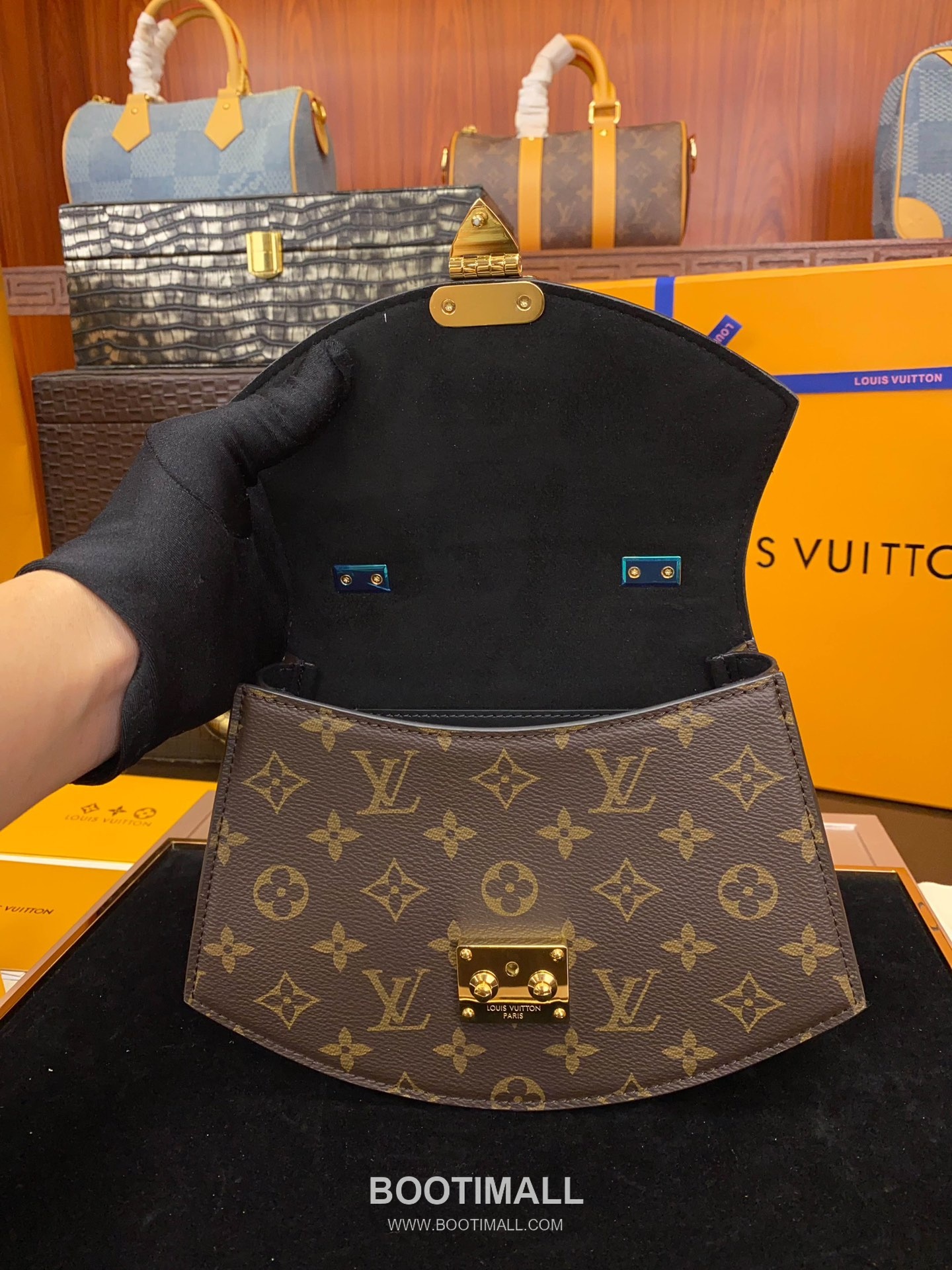 Louis Vuitton Tilsitt Bag M46548 Monogram Canvas Reverse Bag 루이비통 틸싯 모노그램 캔버스 리버스 백 24cm 12