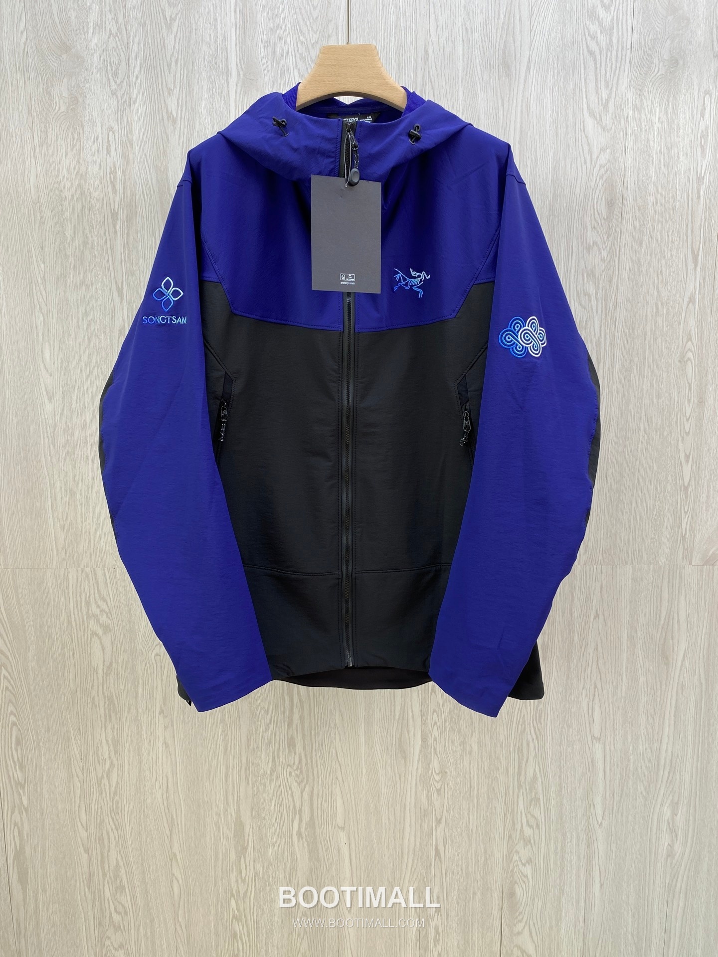 Arc'teryx x Songtsam Gamma 3.0 Nam Co Gradient Logo Softshell Hoody 아크테릭스 송잠 감마 3.0 나무초 그라데이션 로고 소프트쉘 후디 재킷 12