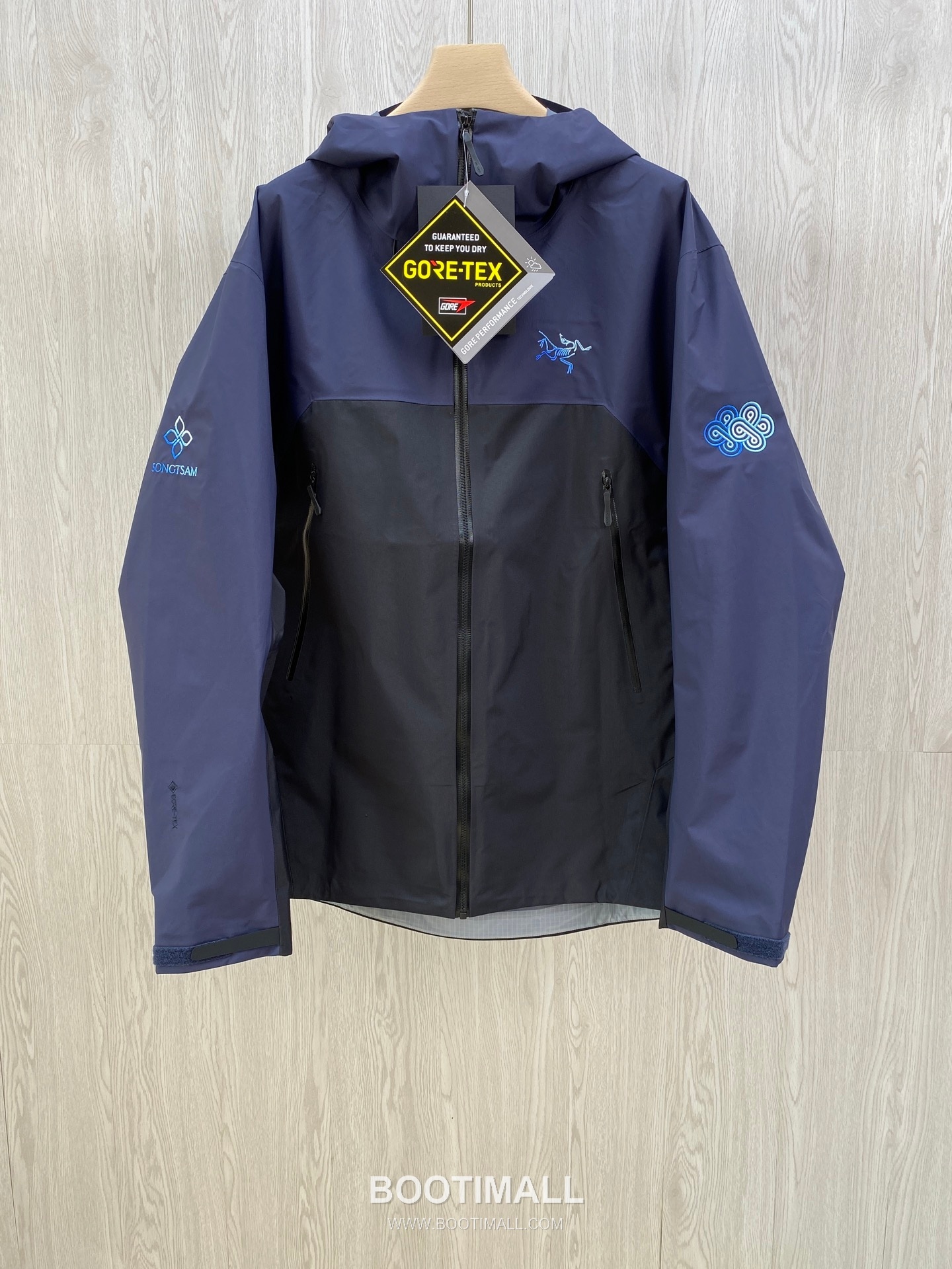Arc'teryx x Songtsam Gamma 3.0 Nam Co Gradient Logo Softshell Hoody 아크테릭스 송잠 감마 3.0 나무초 그라데이션 로고 소프트쉘 후디 재킷 1
