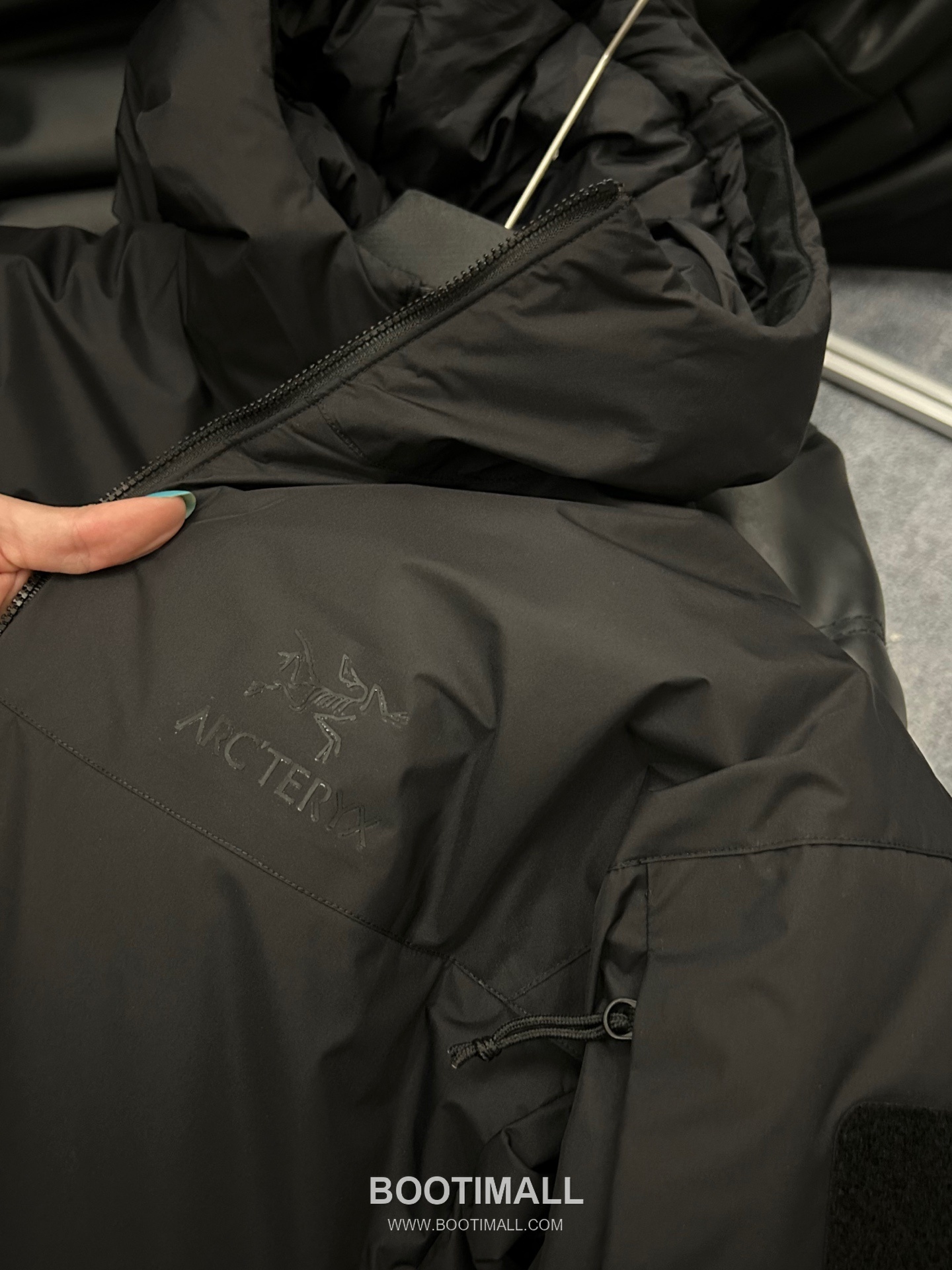 Arc'teryx LEAF Cold Gen 2 Coreloft Insulated Hooded Jacket 아크테릭스 리프 콜드 GEN2 코어로프트 후디드 패딩 재킷 17