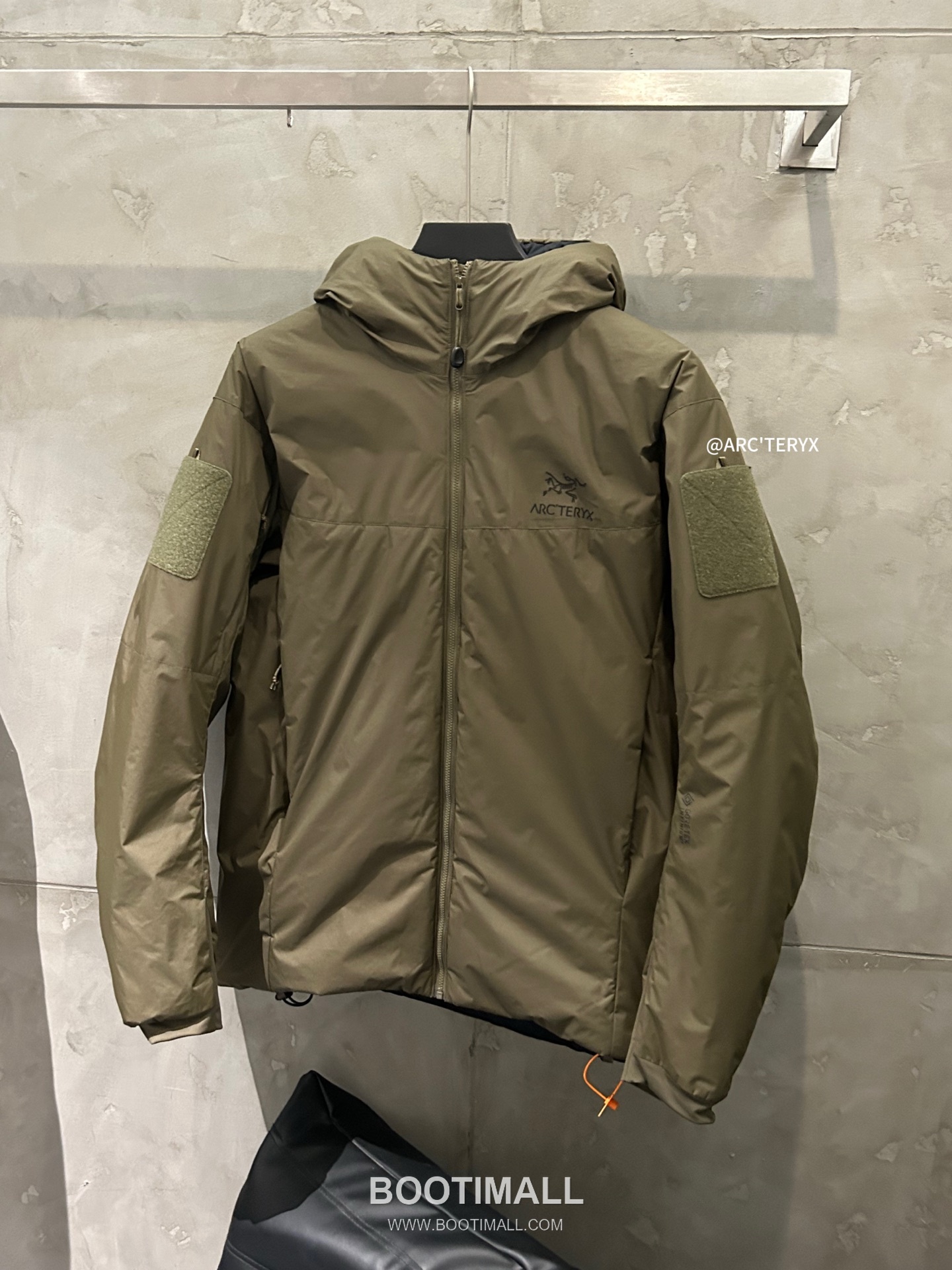 Arc'teryx LEAF Cold Gen 2 Coreloft Insulated Hooded Jacket 아크테릭스 리프 콜드 GEN2 코어로프트 후디드 패딩 재킷 16