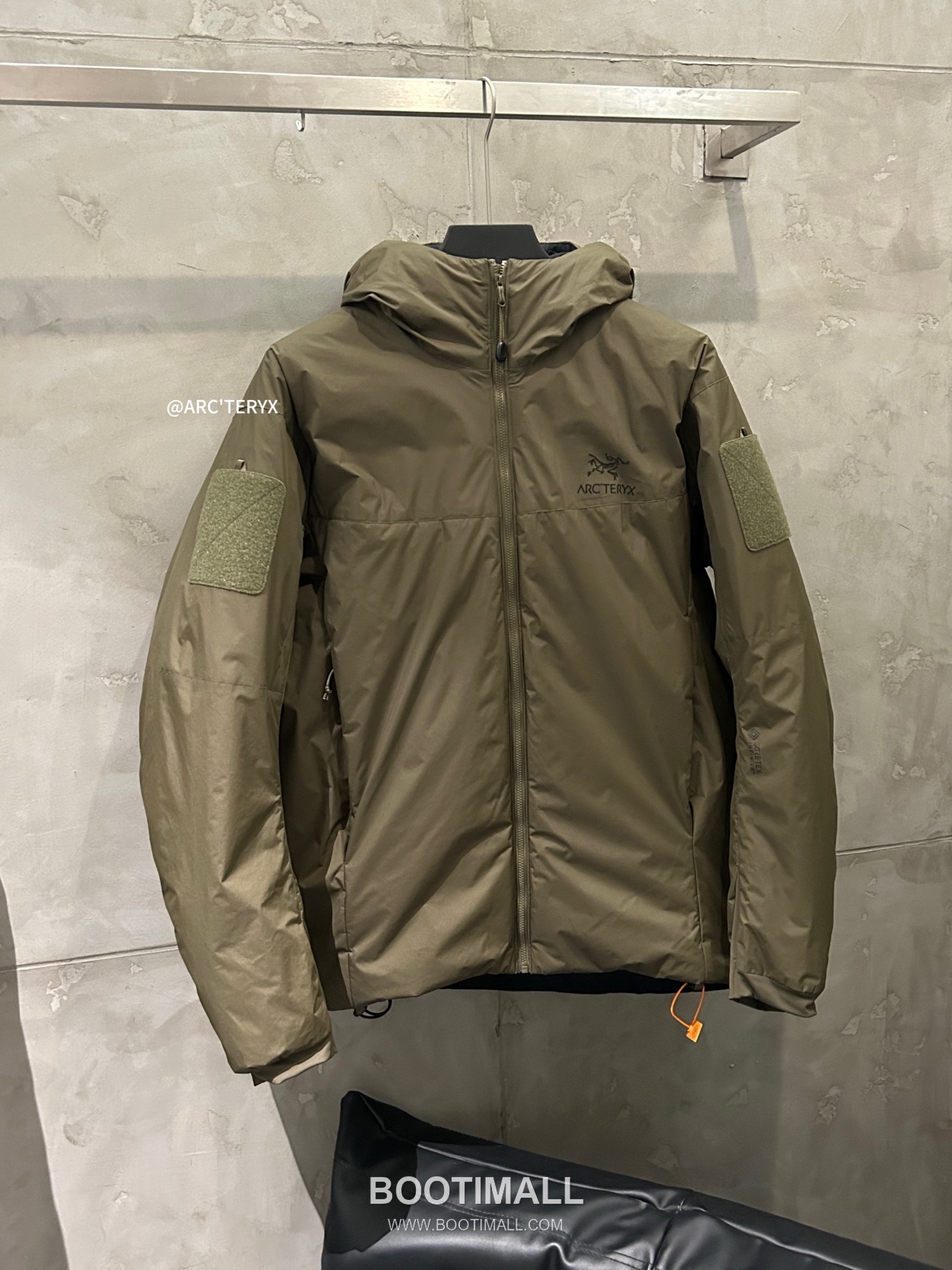 Arc'teryx LEAF Cold Gen 2 Coreloft Insulated Hooded Jacket 아크테릭스 리프 콜드 GEN2 코어로프트 후디드 패딩 재킷 17