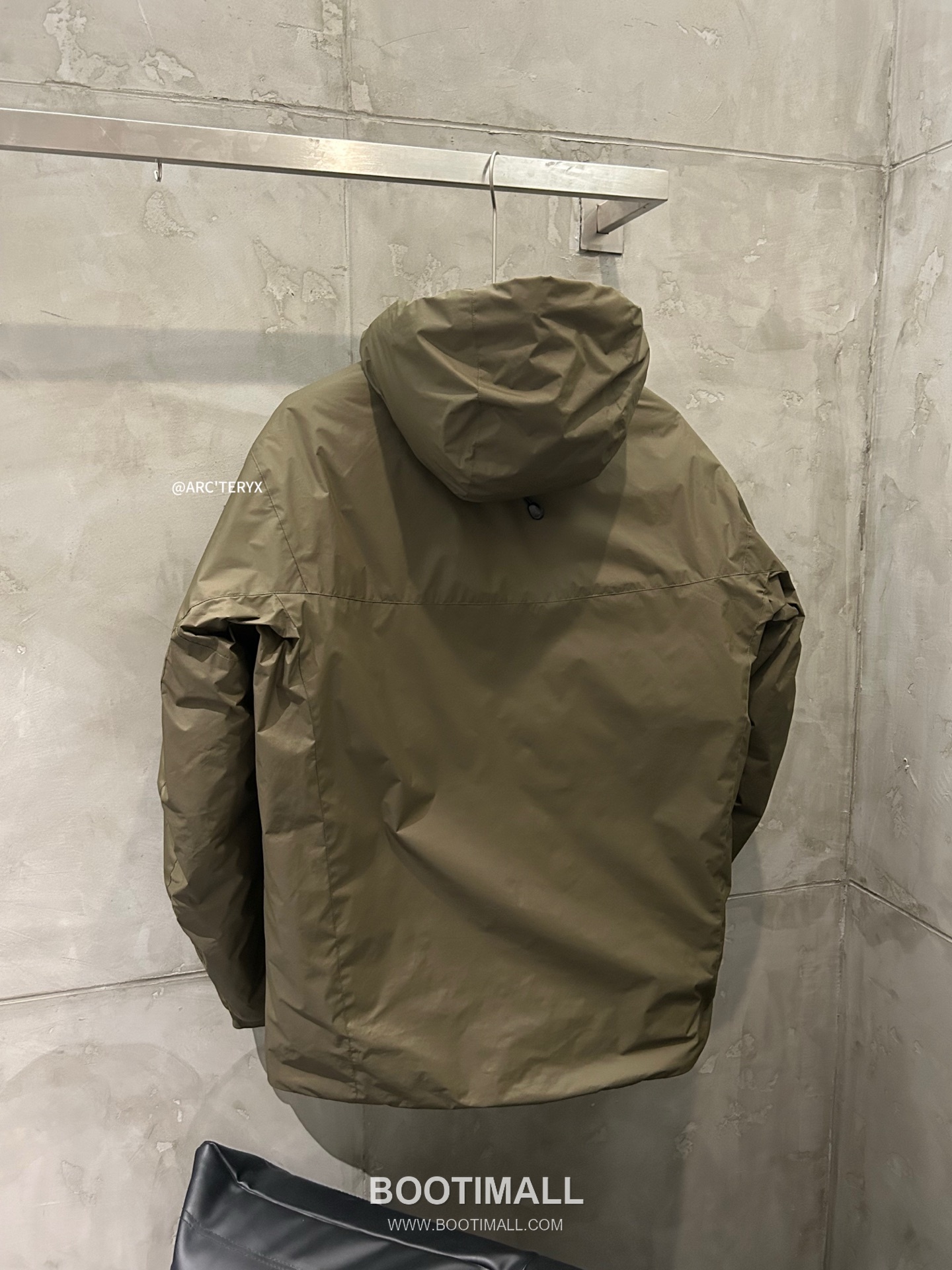 Arc'teryx LEAF Cold Gen 2 Coreloft Insulated Hooded Jacket 아크테릭스 리프 콜드 GEN2 코어로프트 후디드 패딩 재킷 21