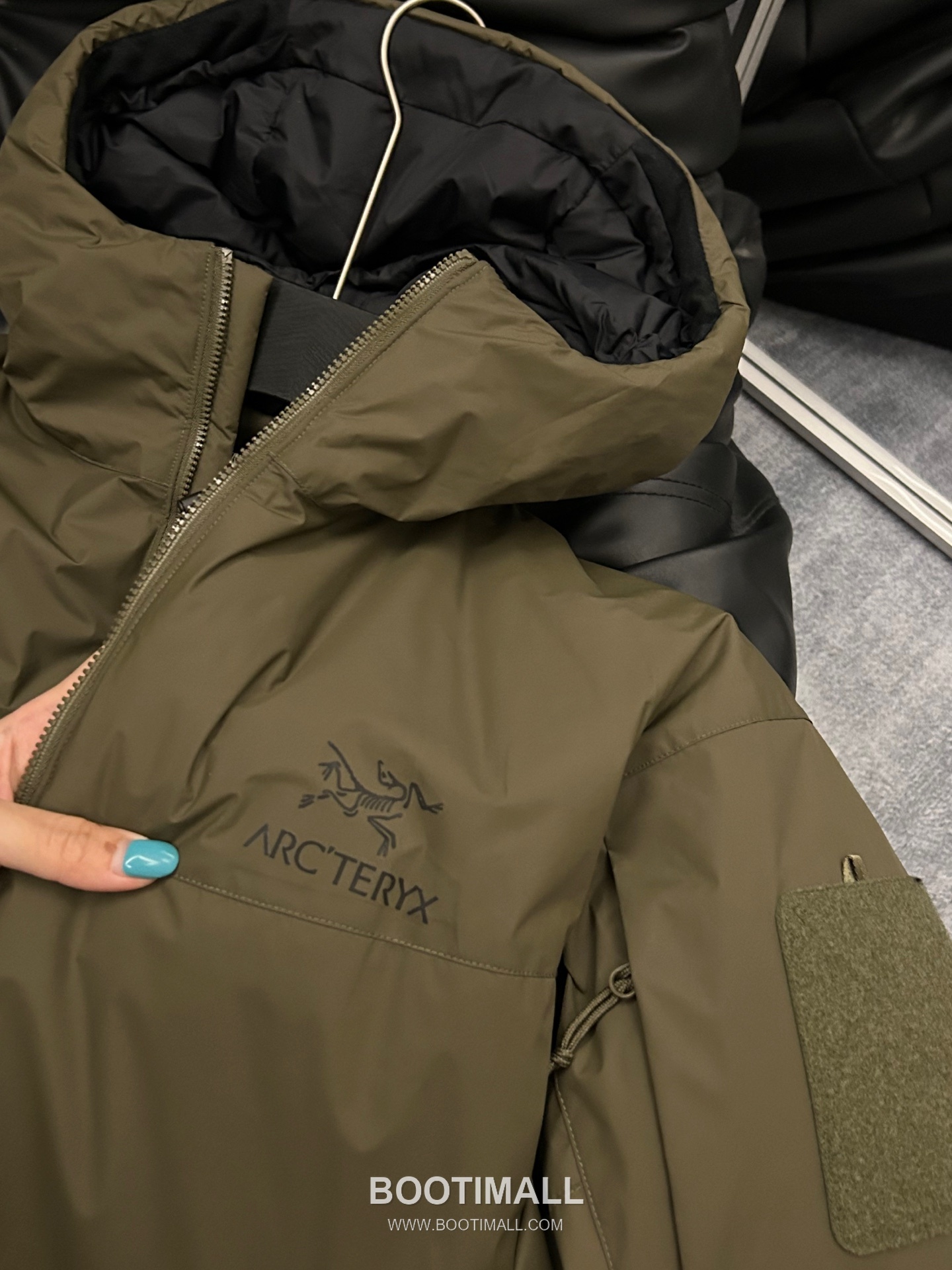 Arc'teryx LEAF Cold Gen 2 Coreloft Insulated Hooded Jacket 아크테릭스 리프 콜드 GEN2 코어로프트 후디드 패딩 재킷 23