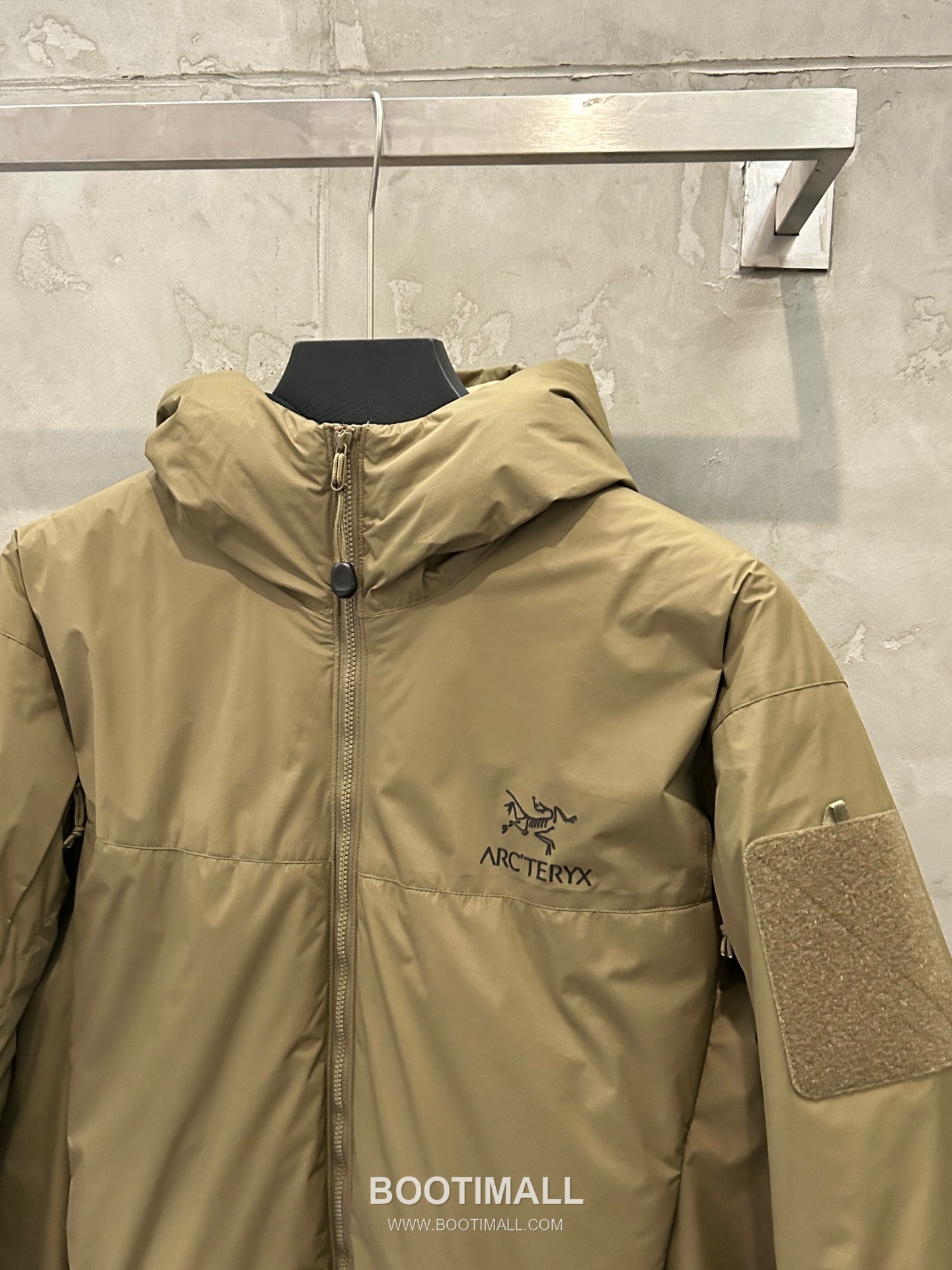 Arc'teryx LEAF Cold Gen 2 Coreloft Insulated Hooded Jacket 아크테릭스 리프 콜드 GEN2 코어로프트 후디드 패딩 재킷 13