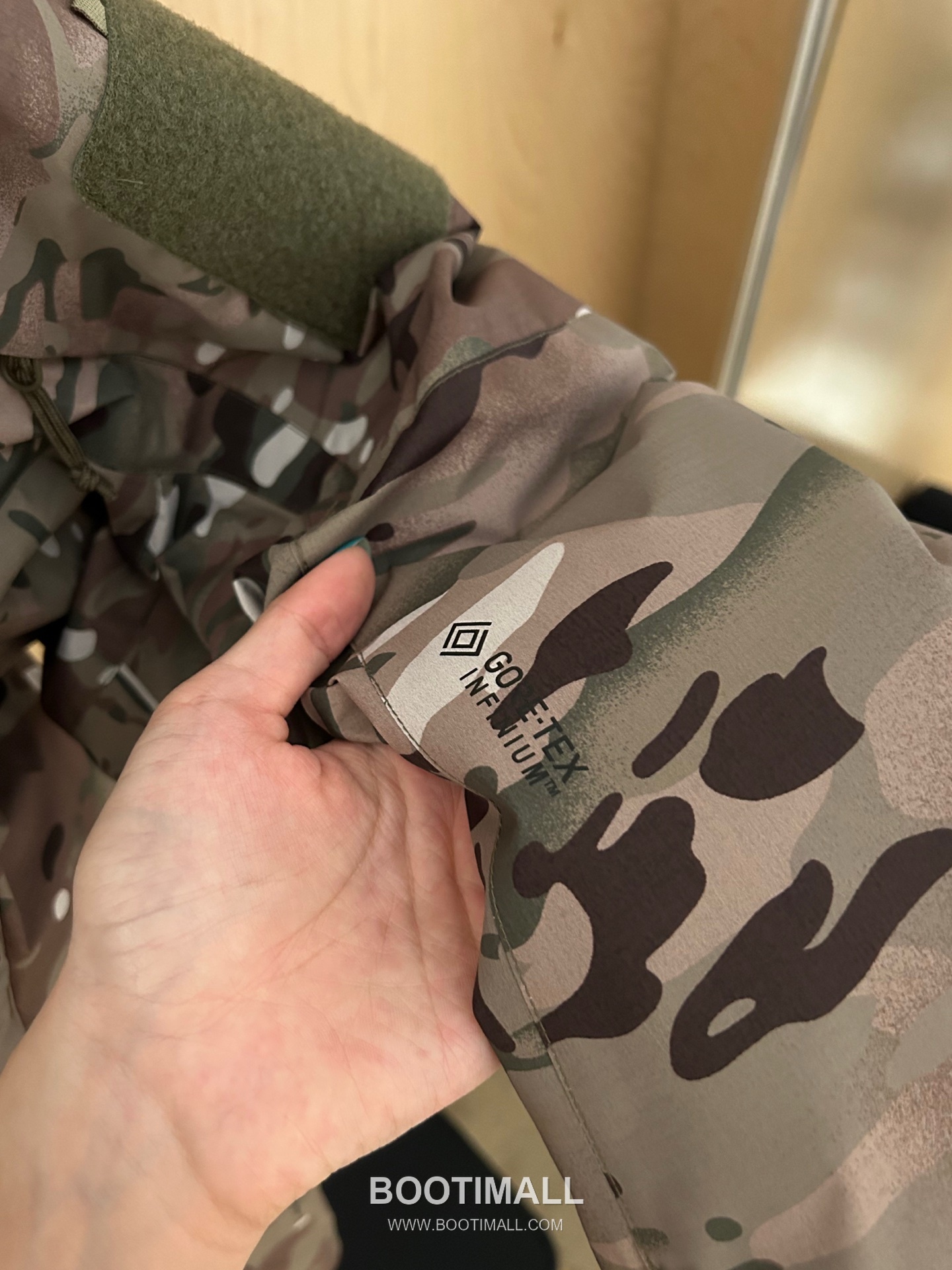 Arc'teryx LEAF Cold WX LT Gen 2 Coreloft Insulated Stand Collar Jacket 아크테릭스 리프 콜드 WX LT GEN2 코어로프트 스탠드넥 패딩 재킷 20