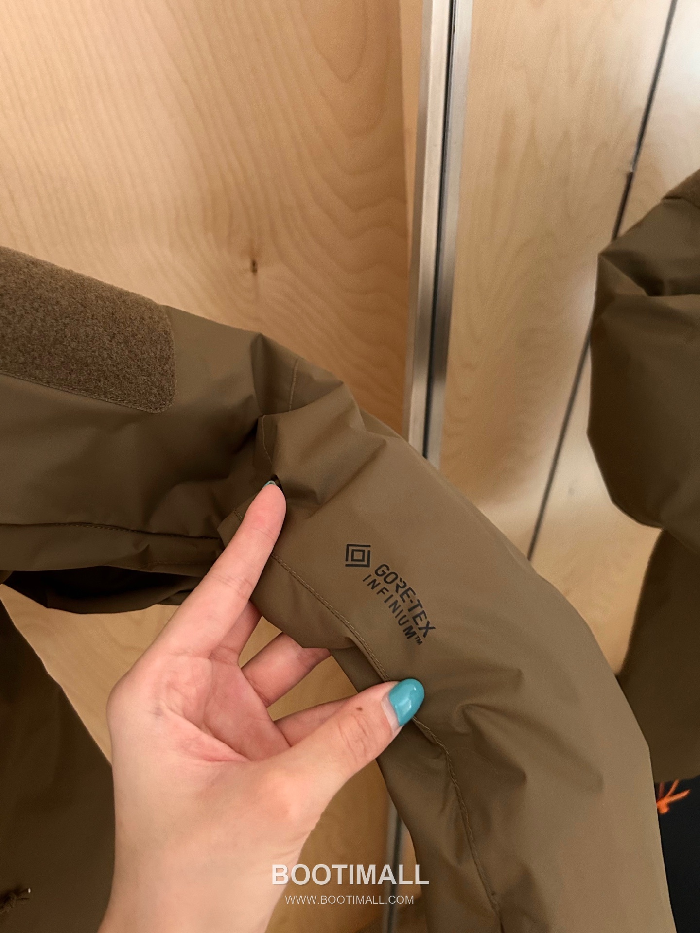 Arc'teryx LEAF Cold WX LT Gen 2 Coreloft Insulated Stand Collar Jacket 아크테릭스 리프 콜드 WX LT GEN2 코어로프트 스탠드넥 패딩 재킷 14