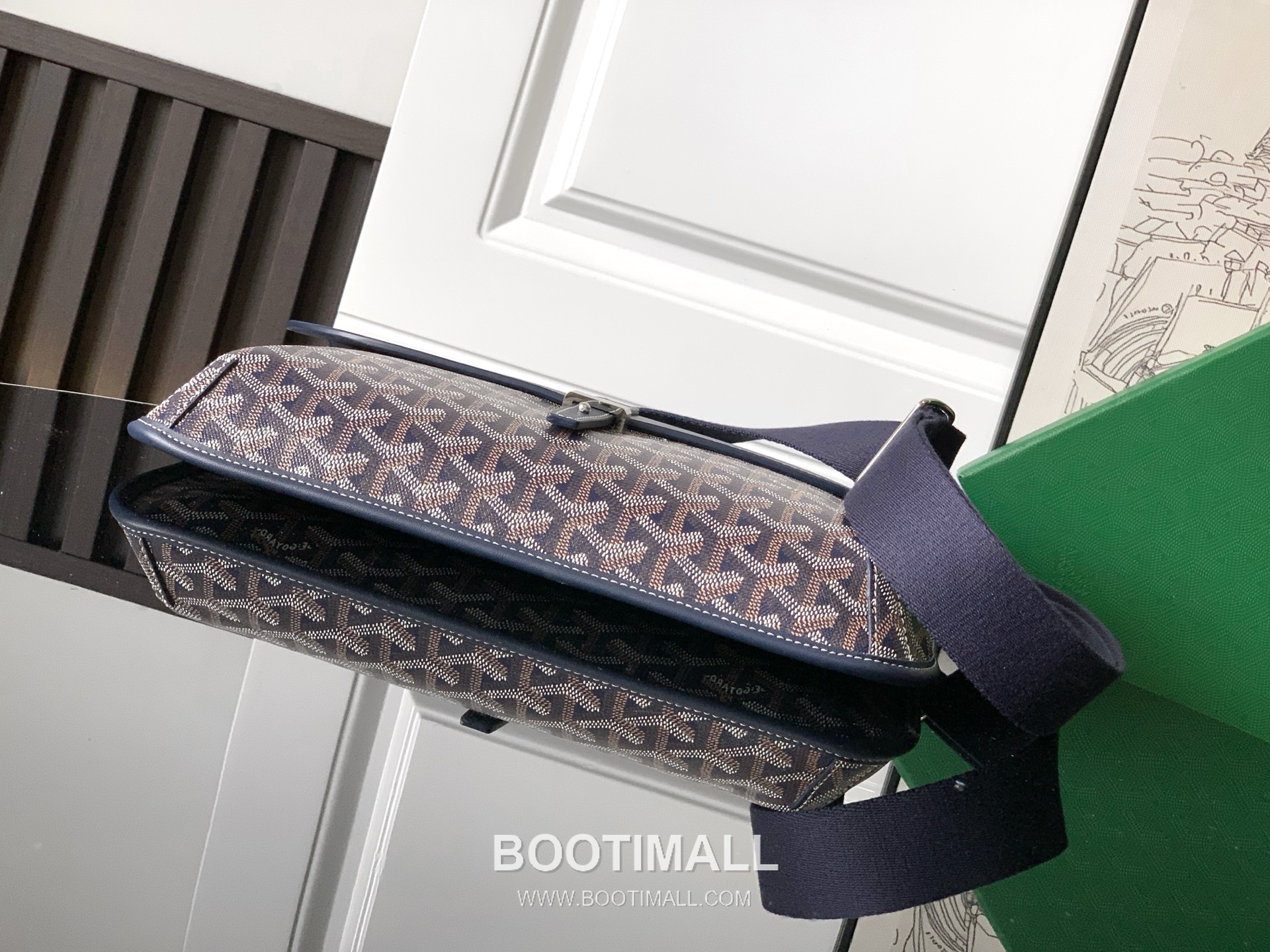 Goyard Coursier Goyardine Canvas Messenger Bag 8069 고야드 쿠르시에 고야딘 캔버스 메신저 크로스백 32cm 4