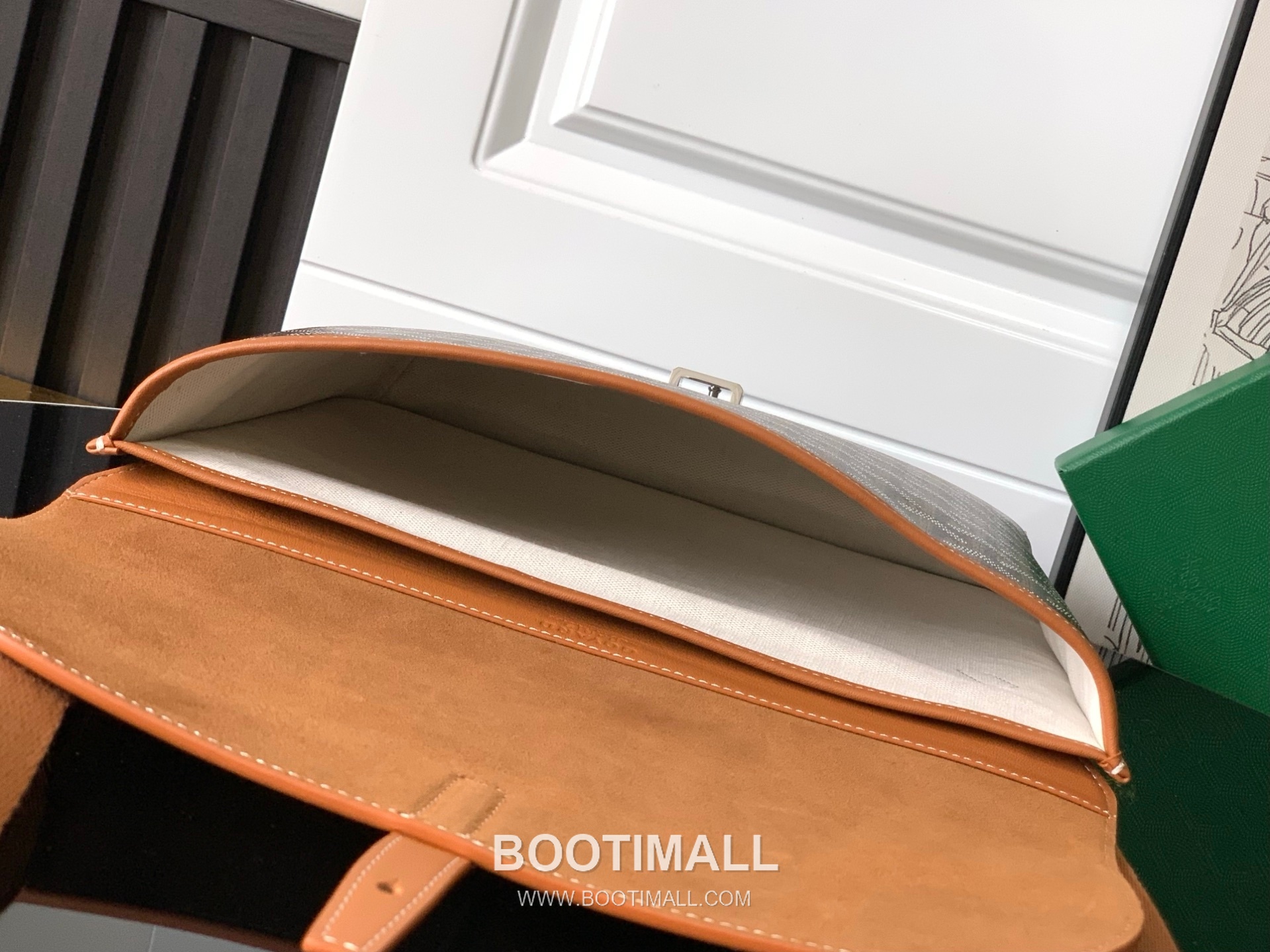 Goyard Coursier Goyardine Canvas Messenger Bag 8069 고야드 쿠르시에 고야딘 캔버스 메신저 크로스백 32cm 8