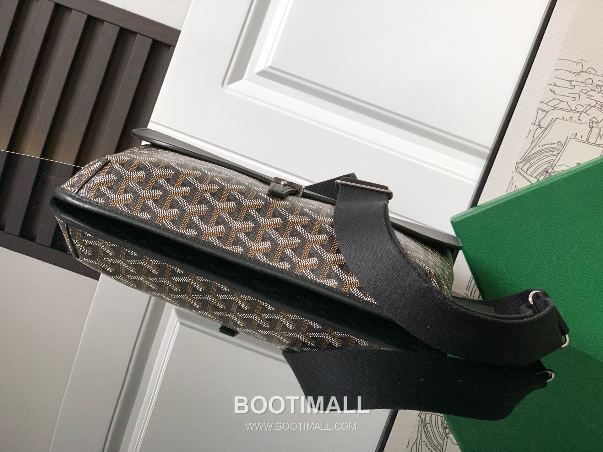 Goyard Coursier Goyardine Canvas Messenger Bag 8069 고야드 쿠르시에 고야딘 캔버스 메신저 크로스백 32cm 4