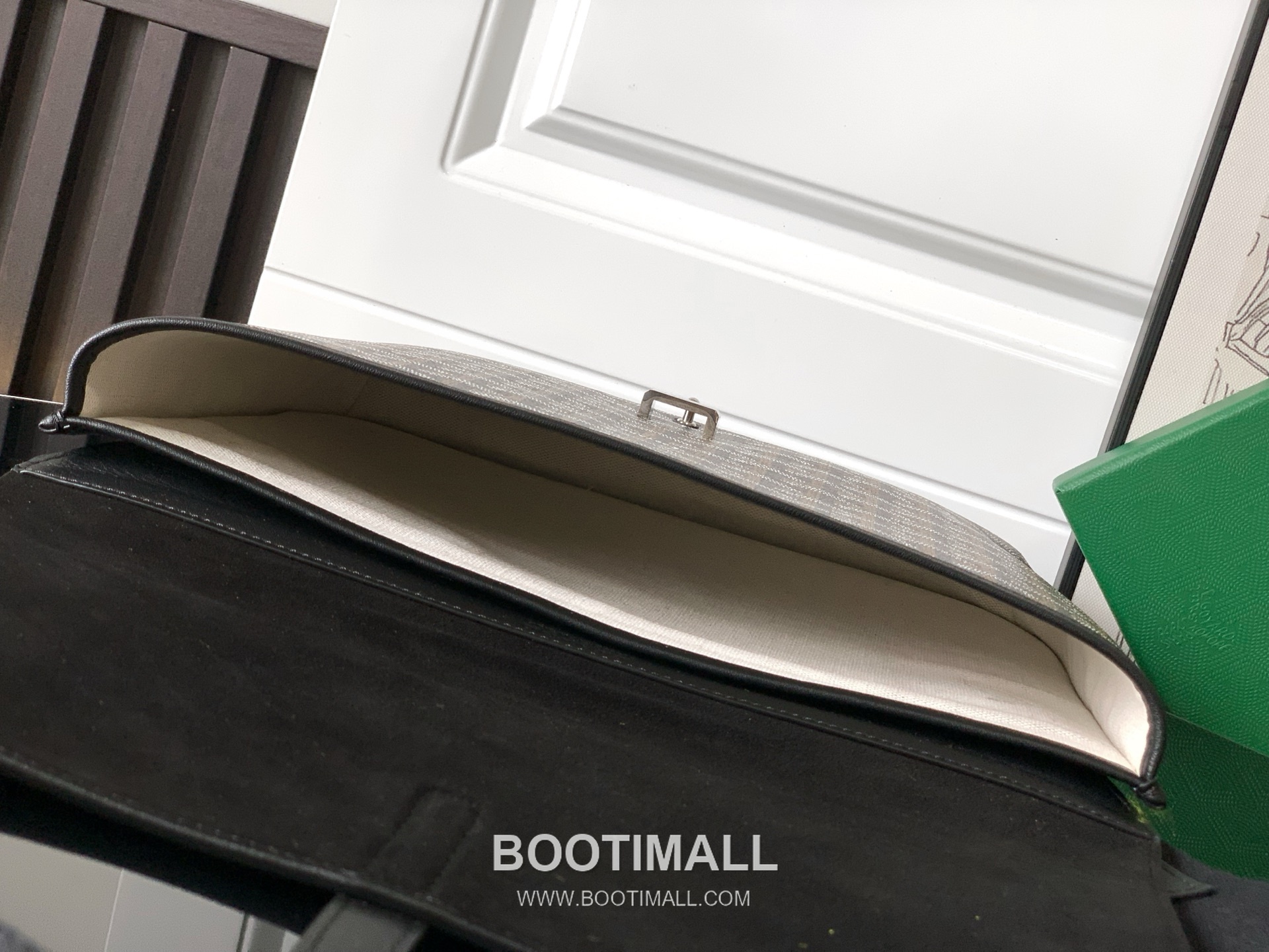 Goyard Coursier Goyardine Canvas Messenger Bag 8069 고야드 쿠르시에 고야딘 캔버스 메신저 크로스백 32cm 8