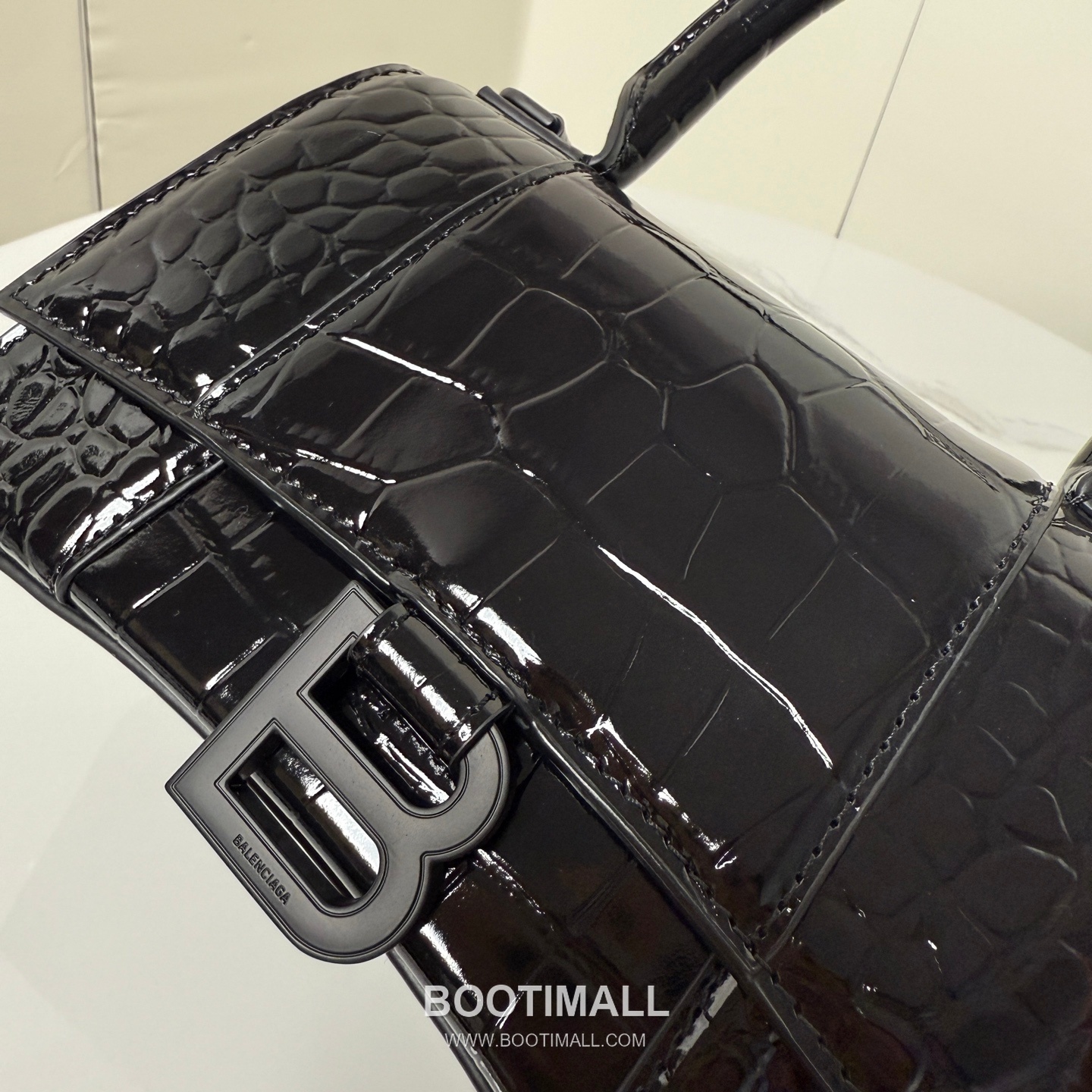 Balenciaga Hourglass Crocodile Embossed Calfskin XS Top Handle Bag B0070 발렌시아가 아워글래스 크로커다일 엠보스드 카프스킨 XS 탑핸들 숄더백 21cm 5