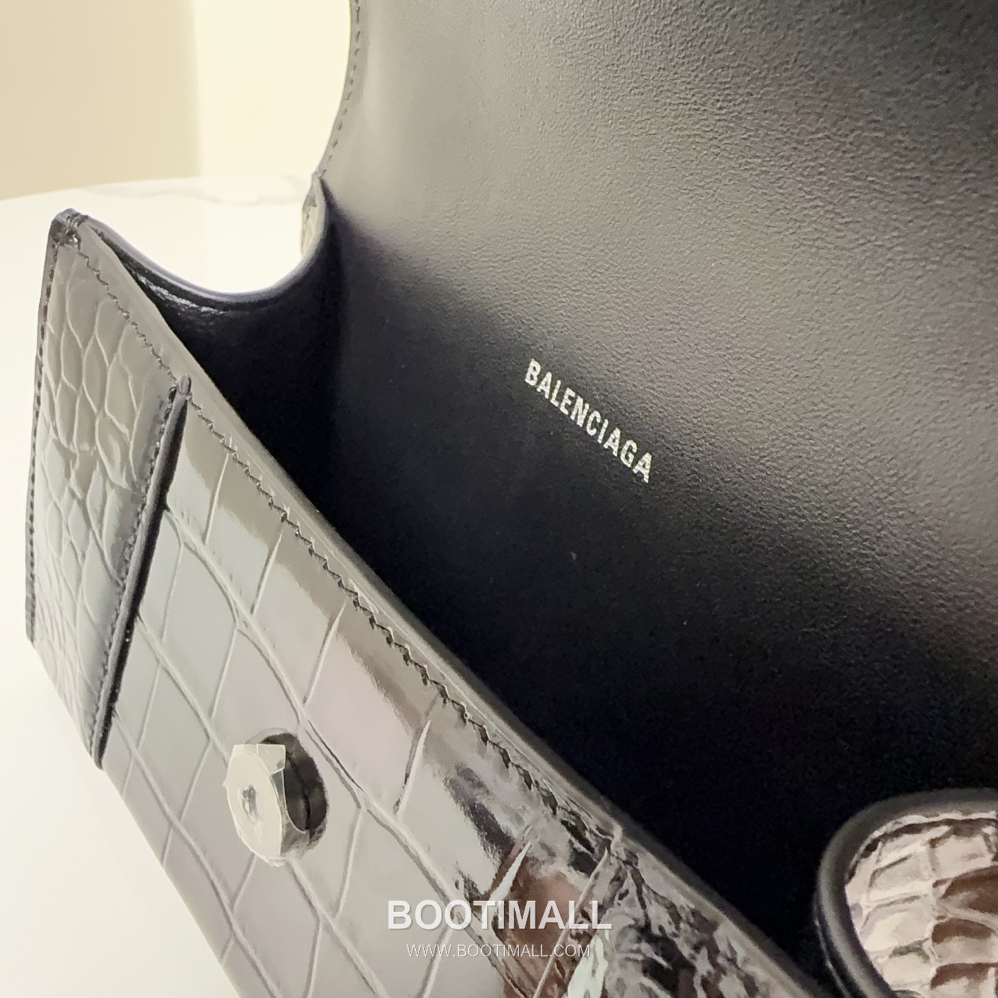 Balenciaga Hourglass Crocodile Embossed Calfskin XS Top Handle Bag B0070 발렌시아가 아워글래스 크로커다일 엠보스드 카프스킨 XS 탑핸들 숄더백 21cm 9