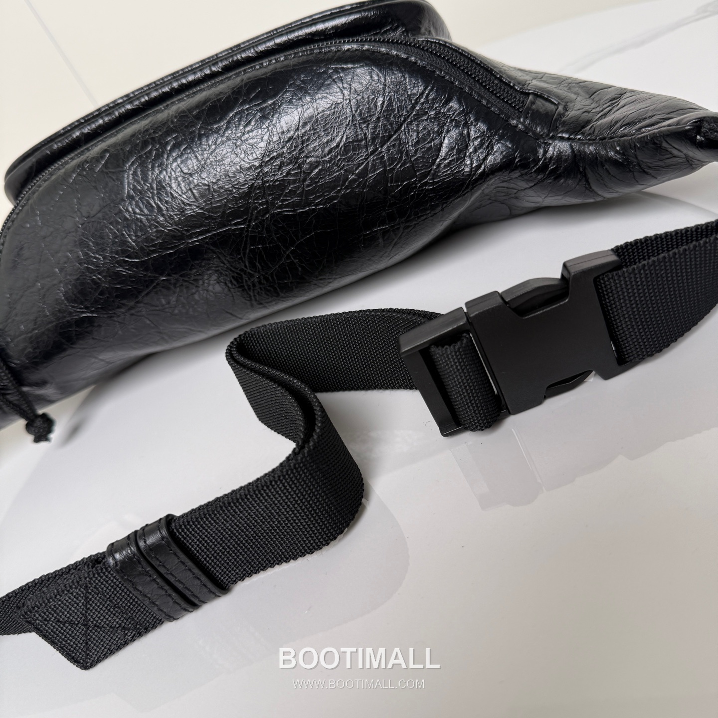 Balenciaga Explorer Cracked Lambskin Belt Bag B0049 발렌시아가 익스플로러 크랙 램스킨 벨트백 25cm 5