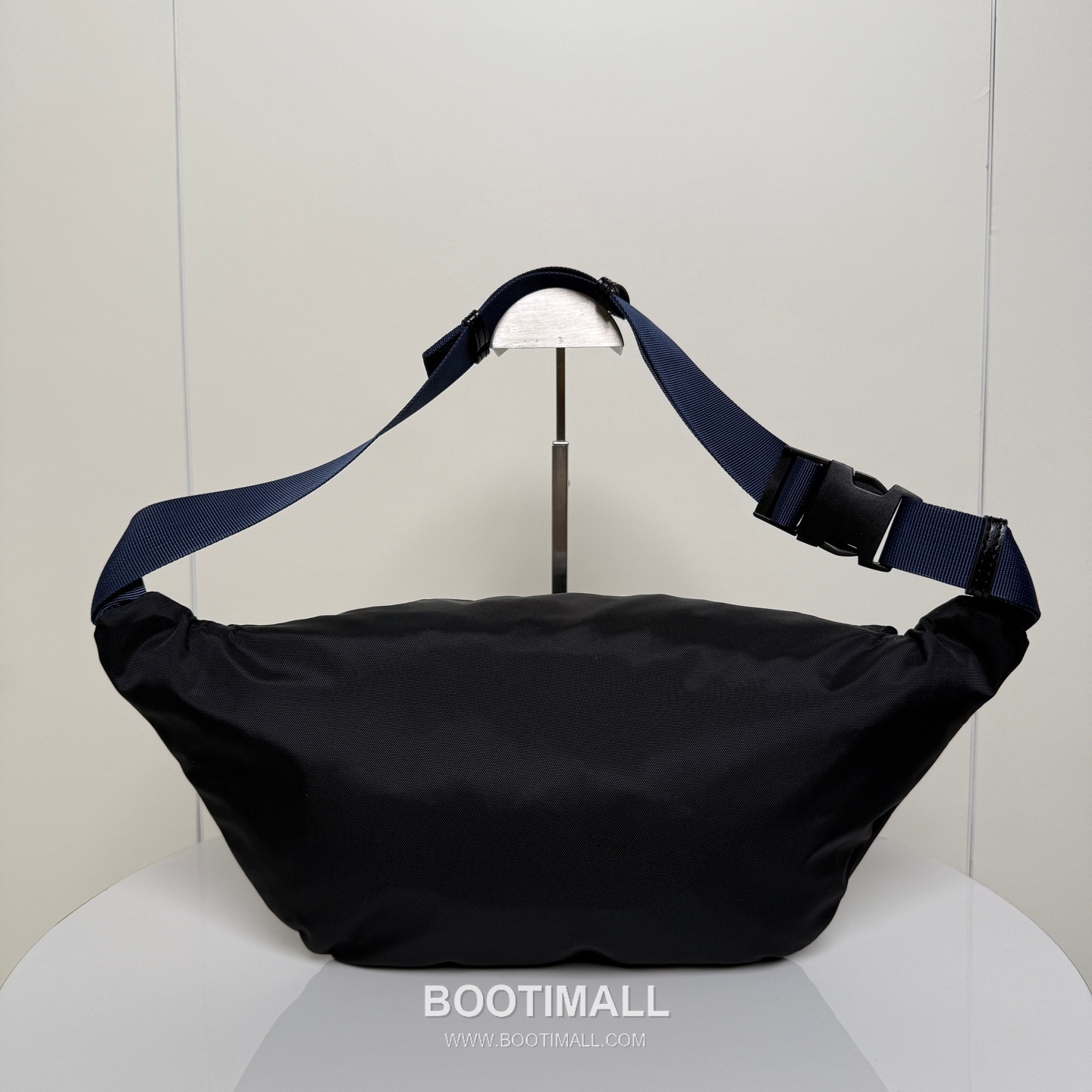 Balenciaga Wheel Logo Embroidered Nylon Belt Bag B0038 발렌시아가 휠 로고 자수 나일론 벨트백 23cm 2