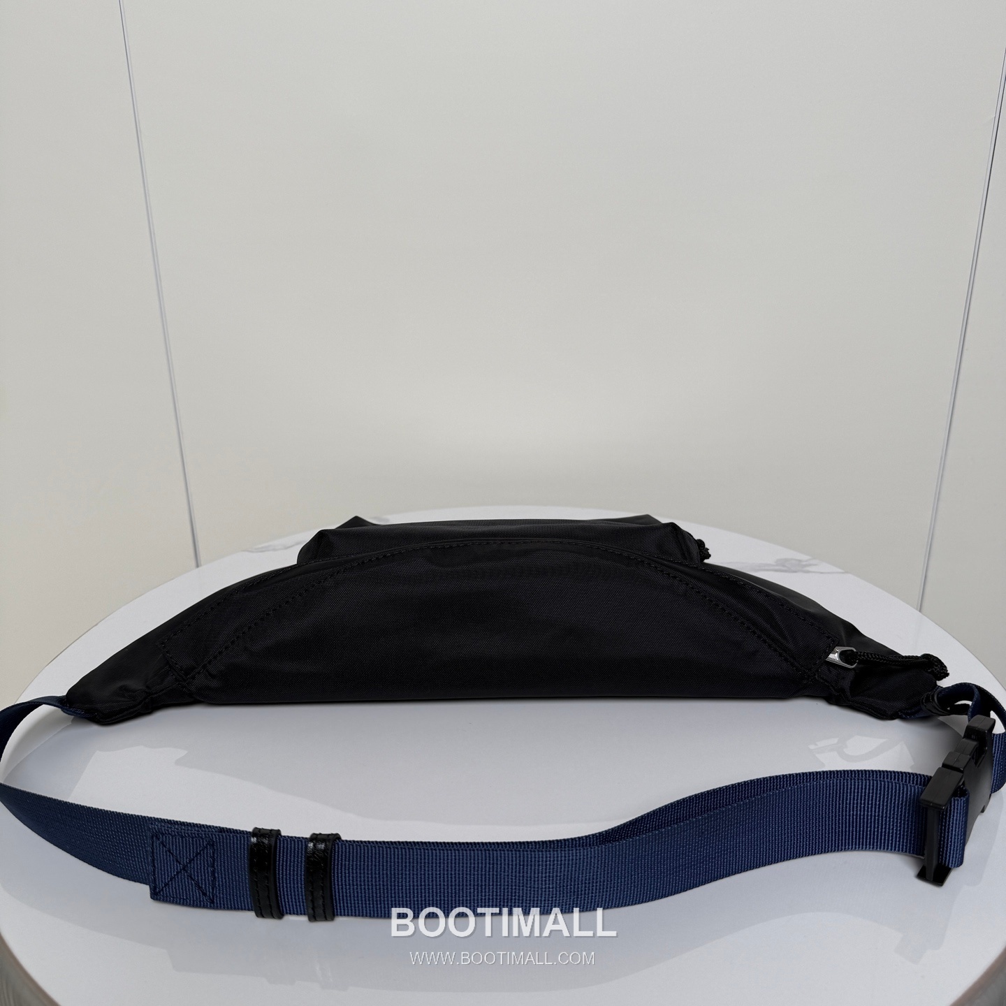 Balenciaga Wheel Logo Embroidered Nylon Belt Bag B0038 발렌시아가 휠 로고 자수 나일론 벨트백 23cm 6