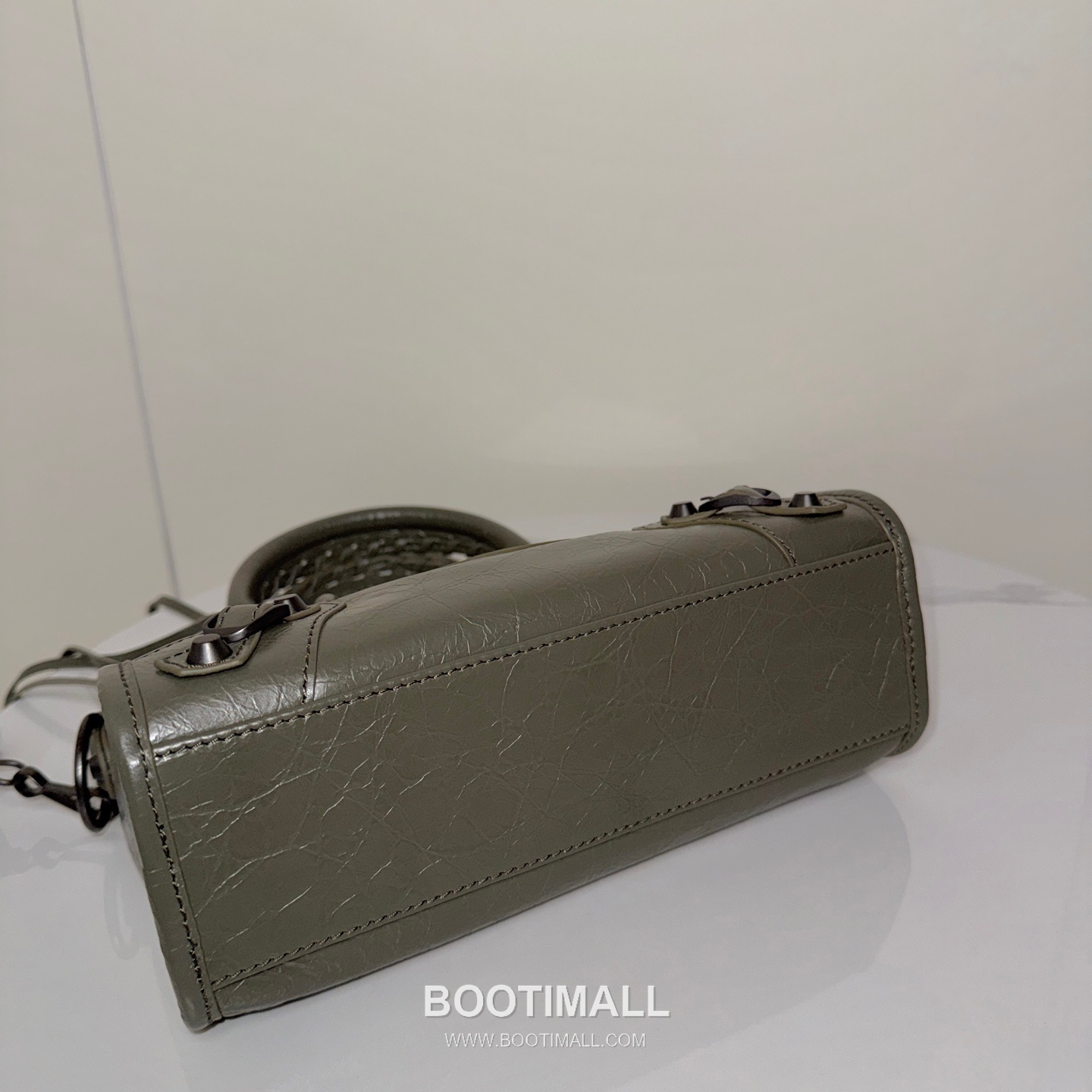 Balenciaga Le City Cracked Lambskin Small Motorcycle Bag B0078 발렌시아가 르 시티 크랙 램스킨 스몰 모터사이클 숄더백 24cm 5