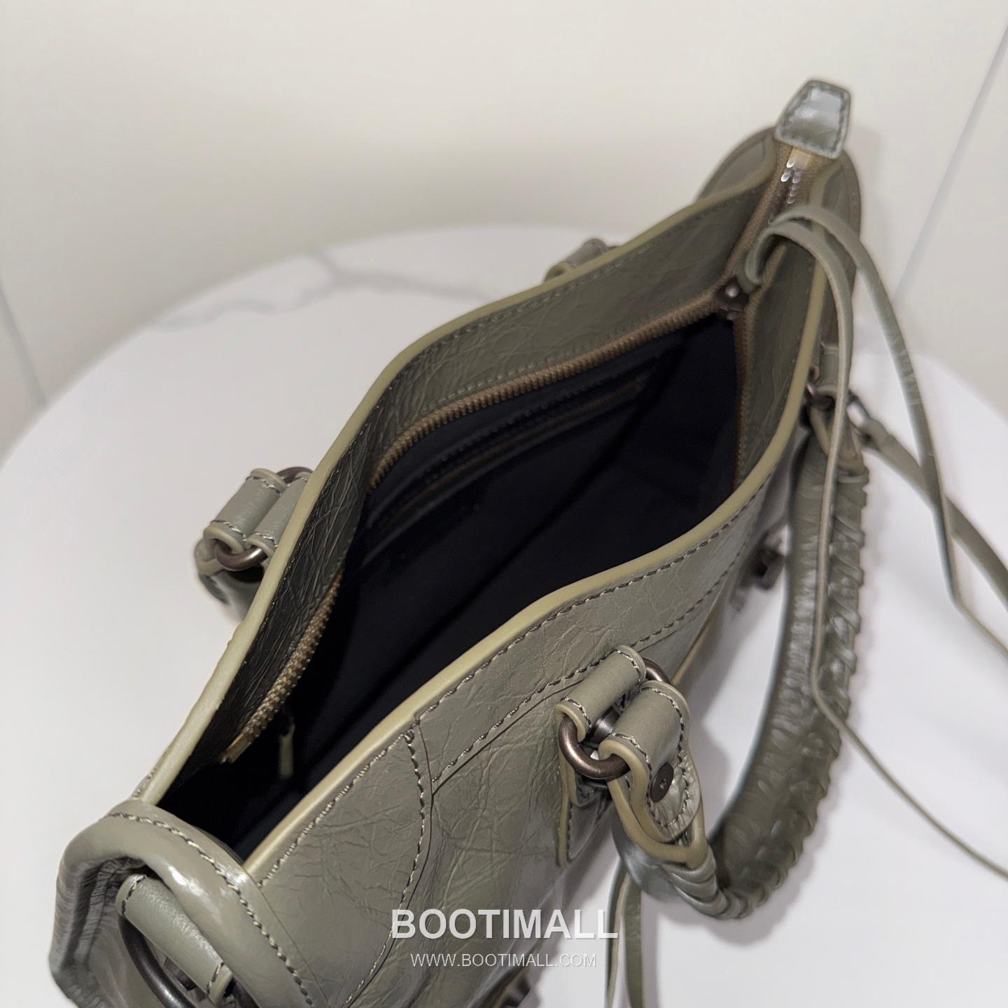 Balenciaga Le City Cracked Lambskin Medium Motorcycle Bag B0088 발렌시아가 르 시티 크랙 램스킨 미디엄 모터사이클 숄더백 30cm 8