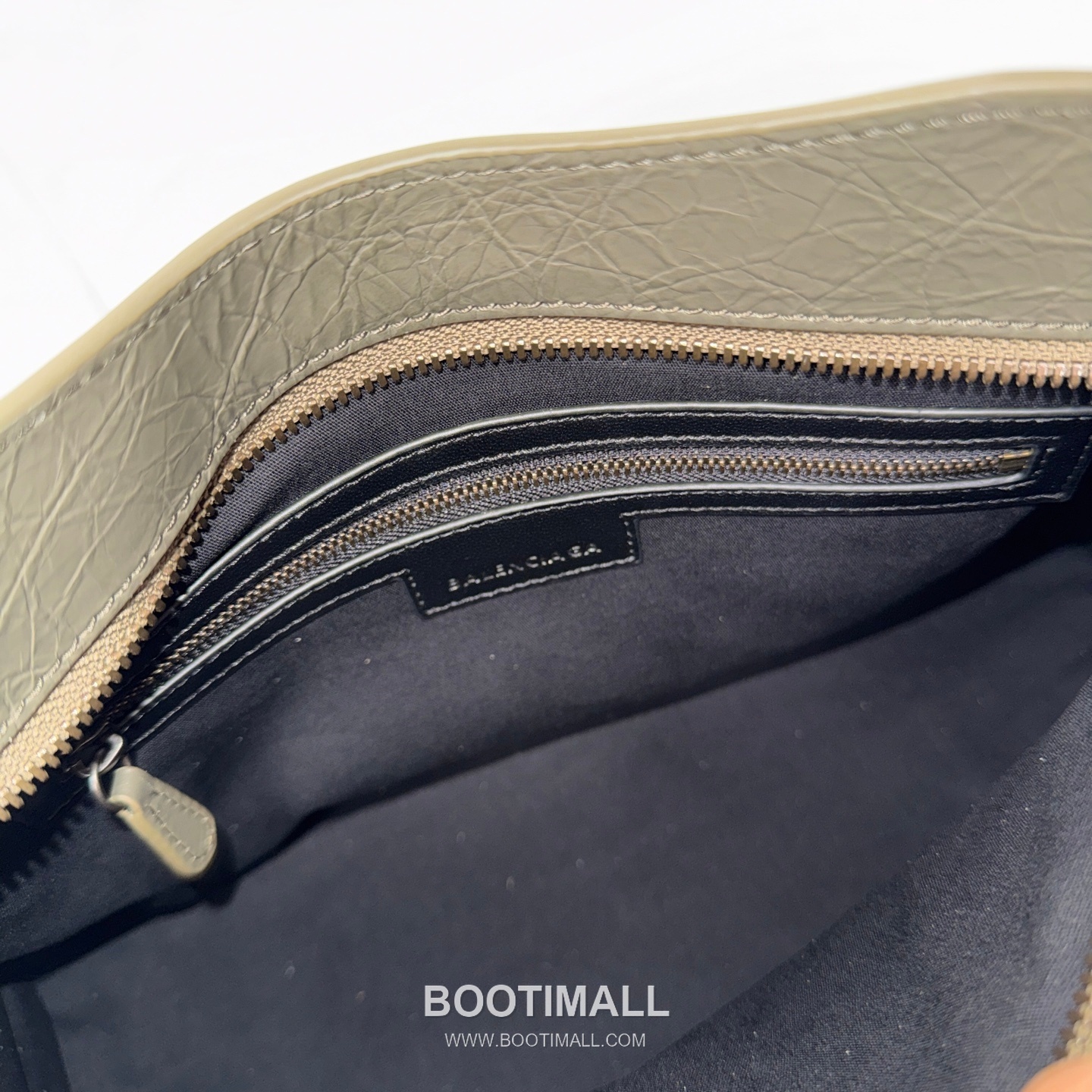 Balenciaga Le City Cracked Lambskin Medium Motorcycle Bag B0088 발렌시아가 르 시티 크랙 램스킨 미디엄 모터사이클 숄더백 30cm 9