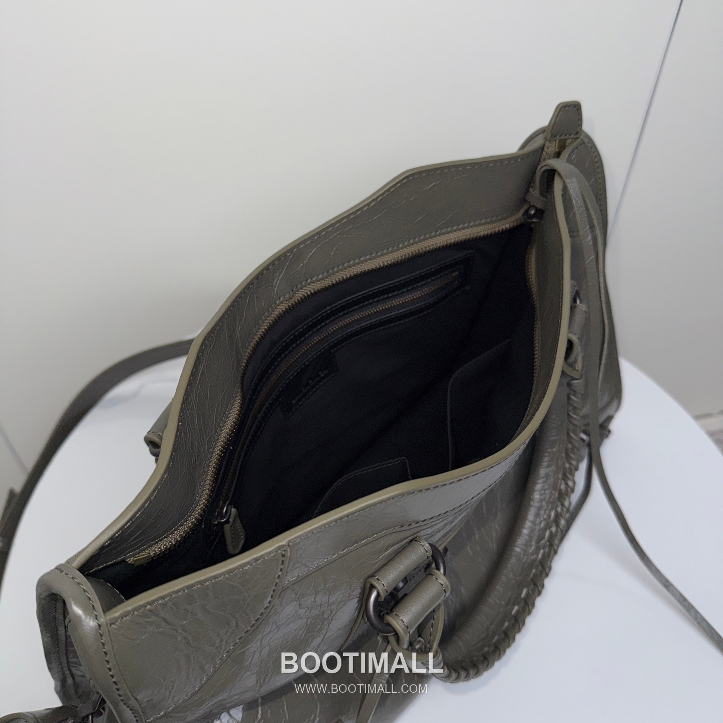 Balenciaga Le City Cracked Lambskin Large Motorcycle Bag B0098 발렌시아가 르 시티 크랙 램스킨 라지 모터사이클 숄더백 38cm 8