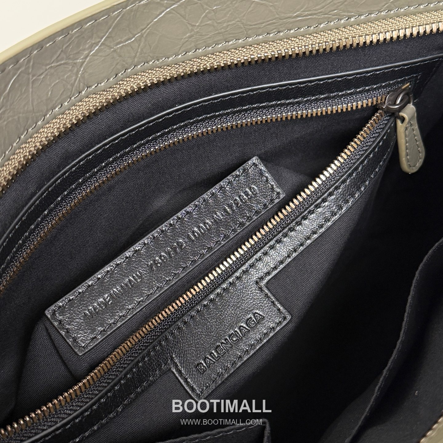 Balenciaga Le City Cracked Lambskin Large Motorcycle Bag B0098 발렌시아가 르 시티 크랙 램스킨 라지 모터사이클 숄더백 38cm 9